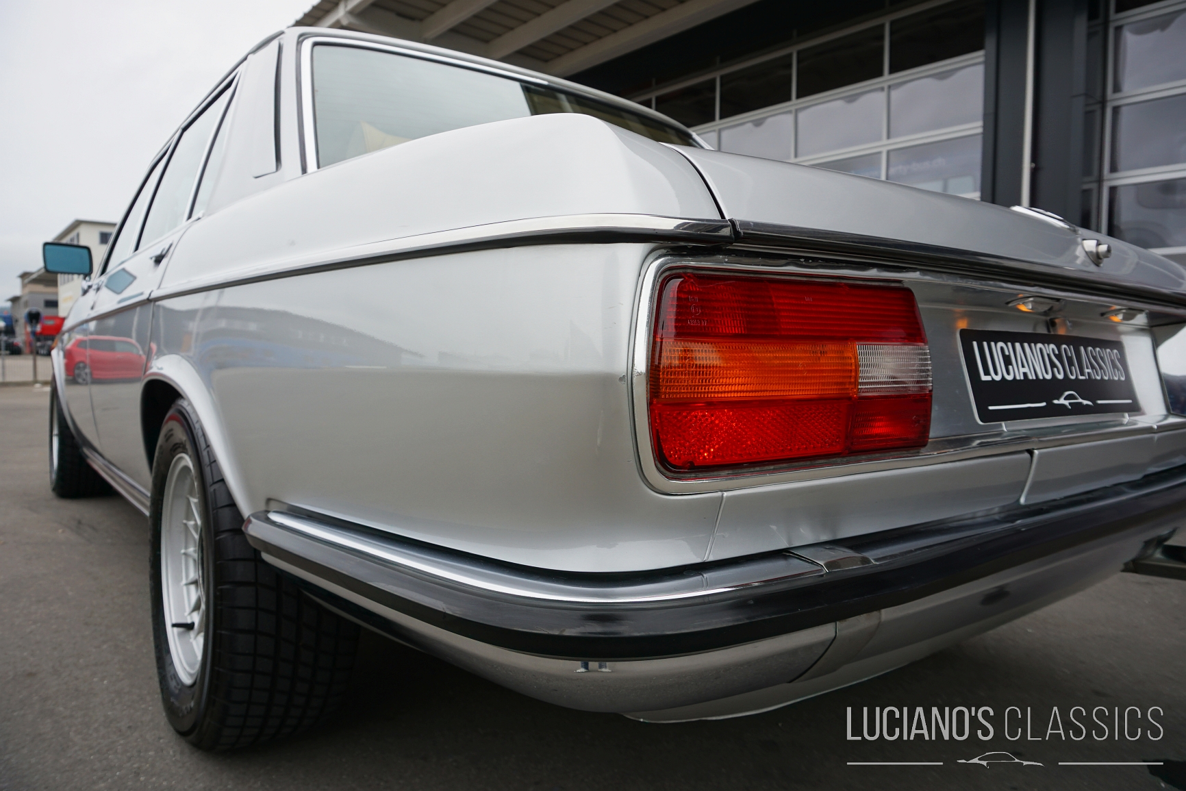 BMW E3 3.3 L