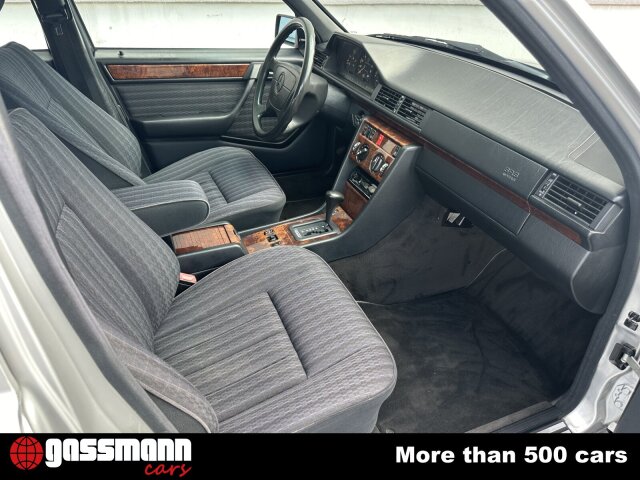 Mercedes Benz 300 TD Kombi - S124 D 