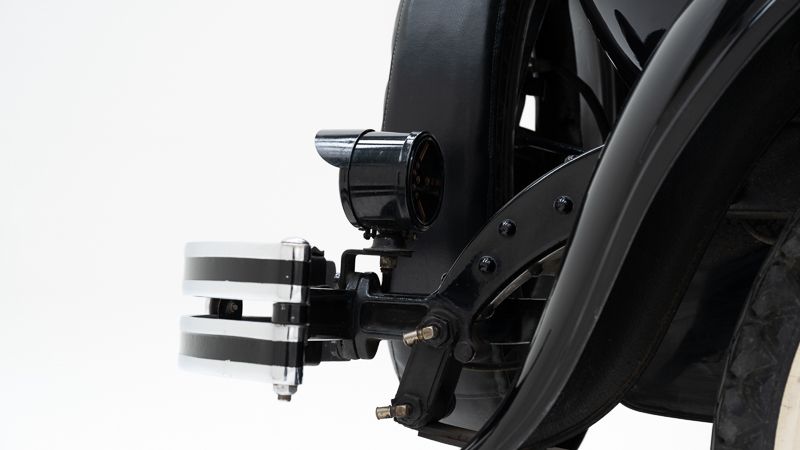 Peerless Six Model 61 \'29 