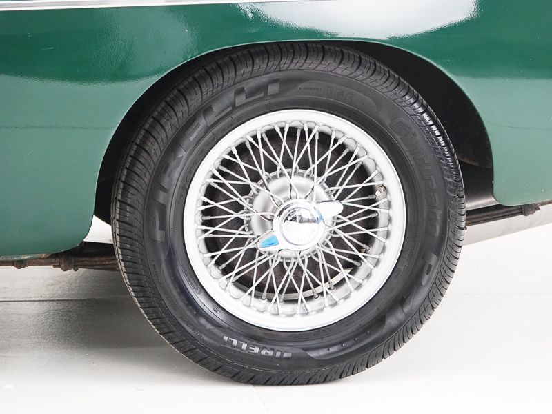 MG B \'77 