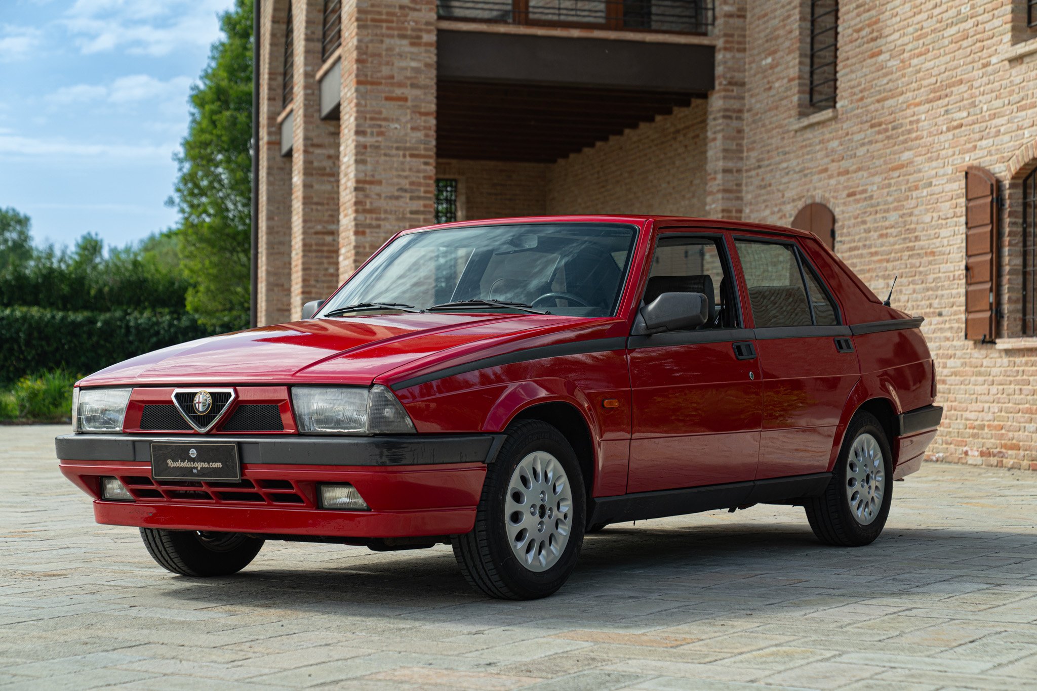 Alfa Romeo 75 