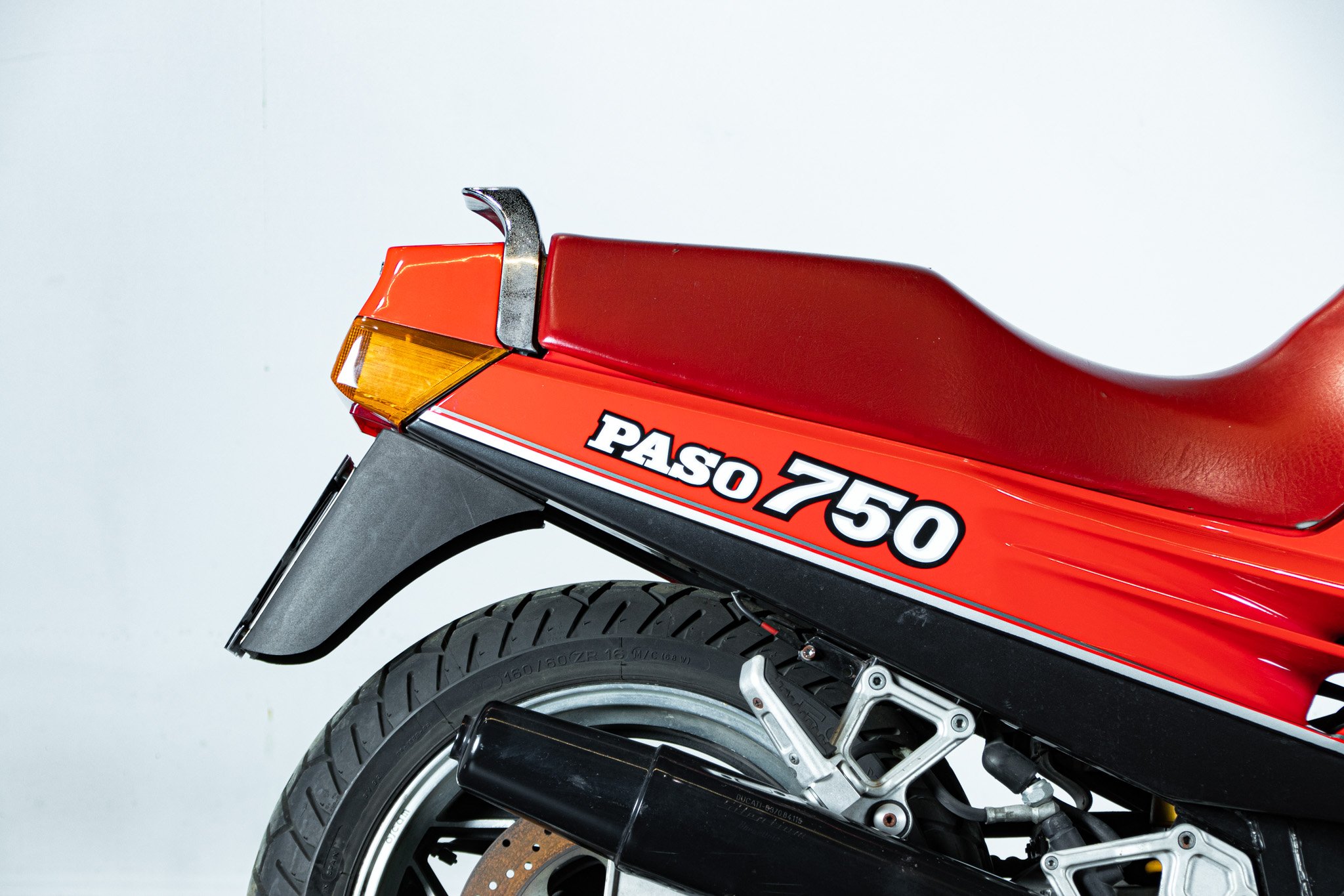 Ducati PASO 750 