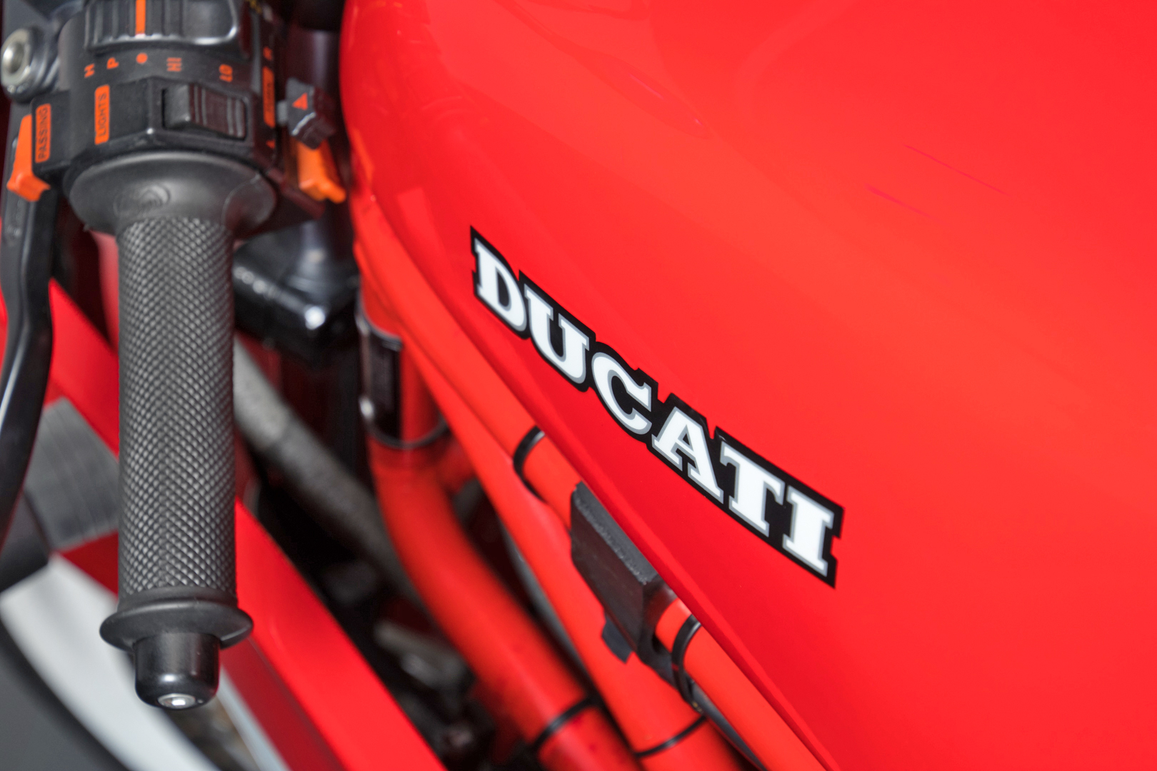 Ducati 900 SuperSport 