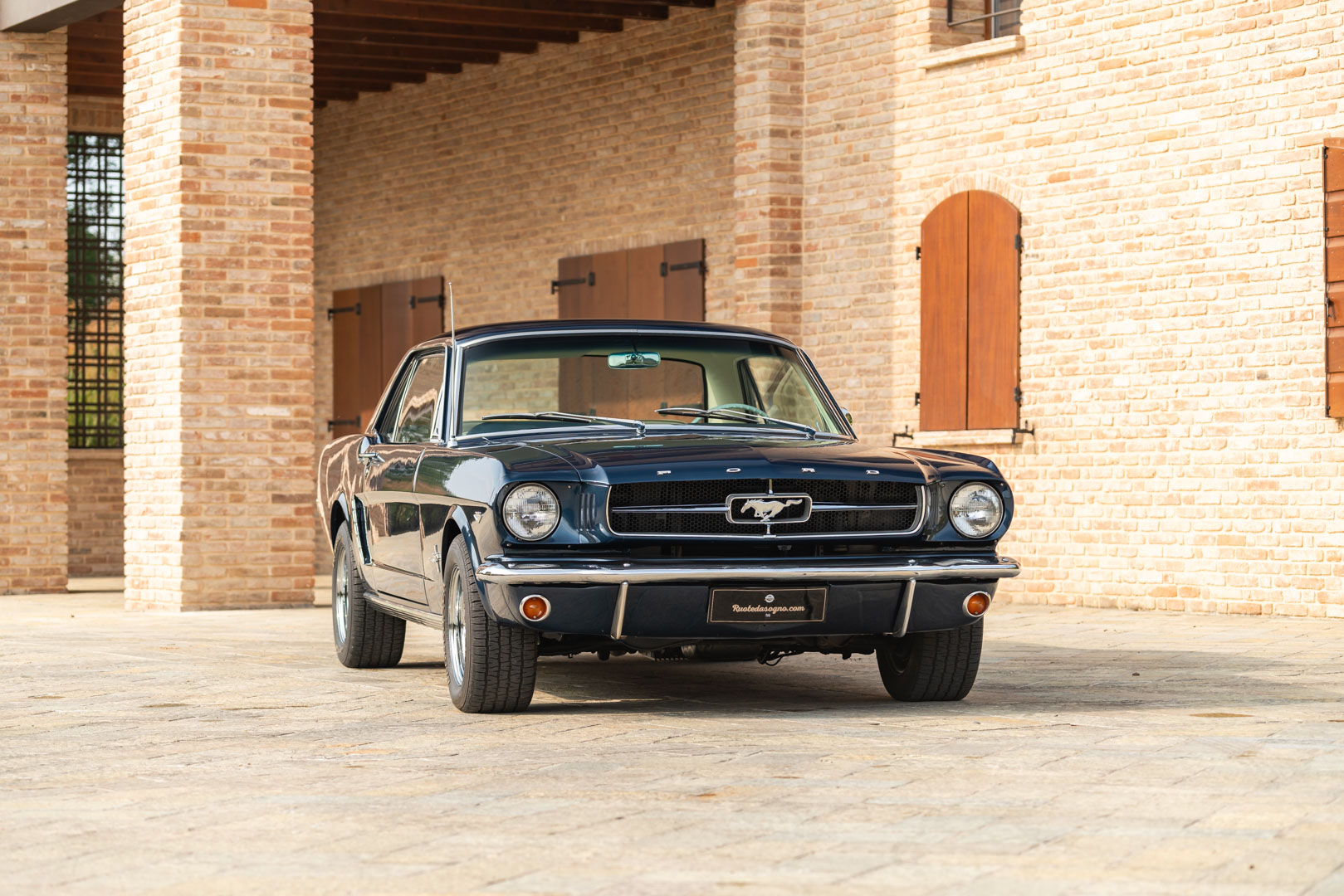 Ford MUSTANG 260 