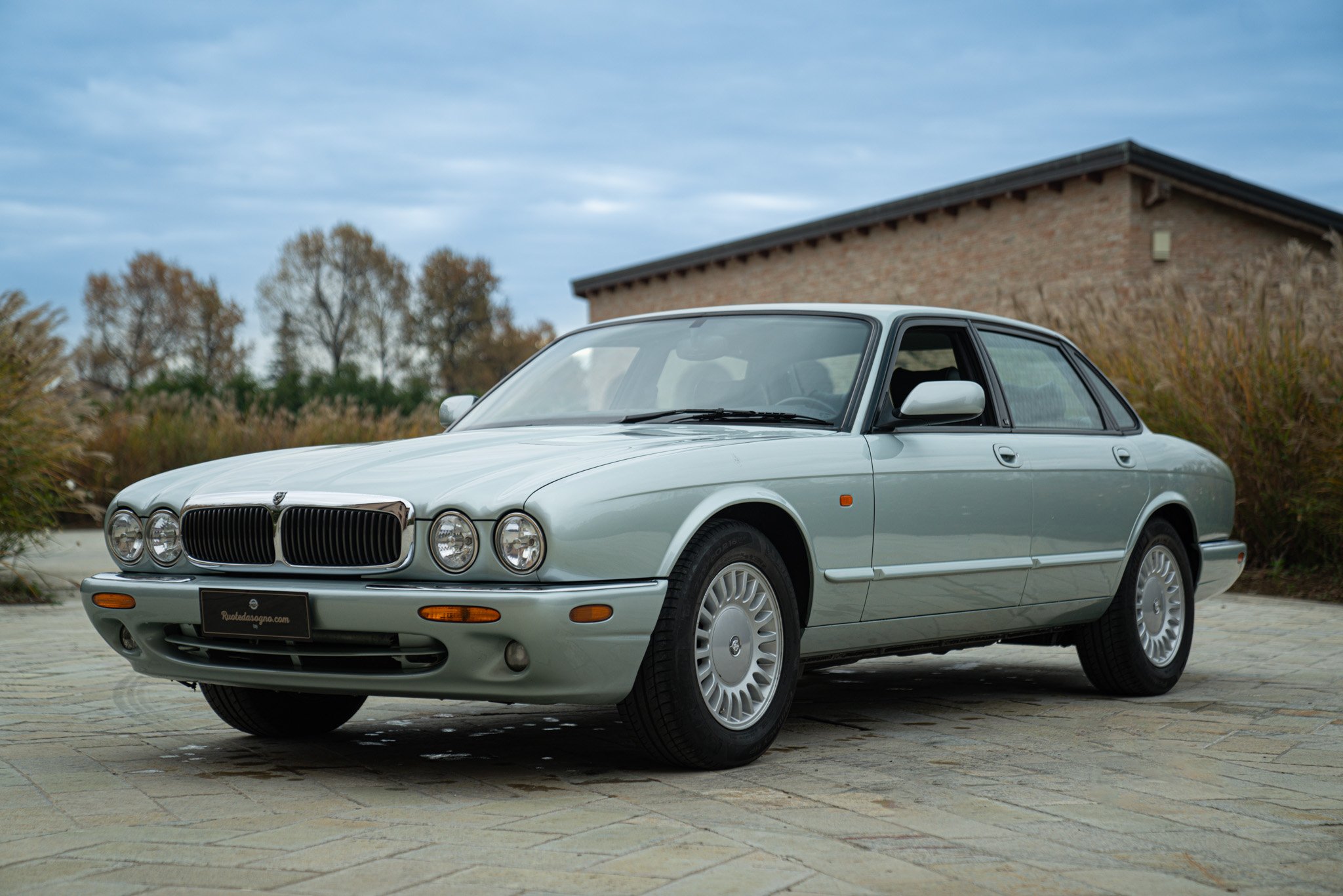 Jaguar XJ8 3.2 