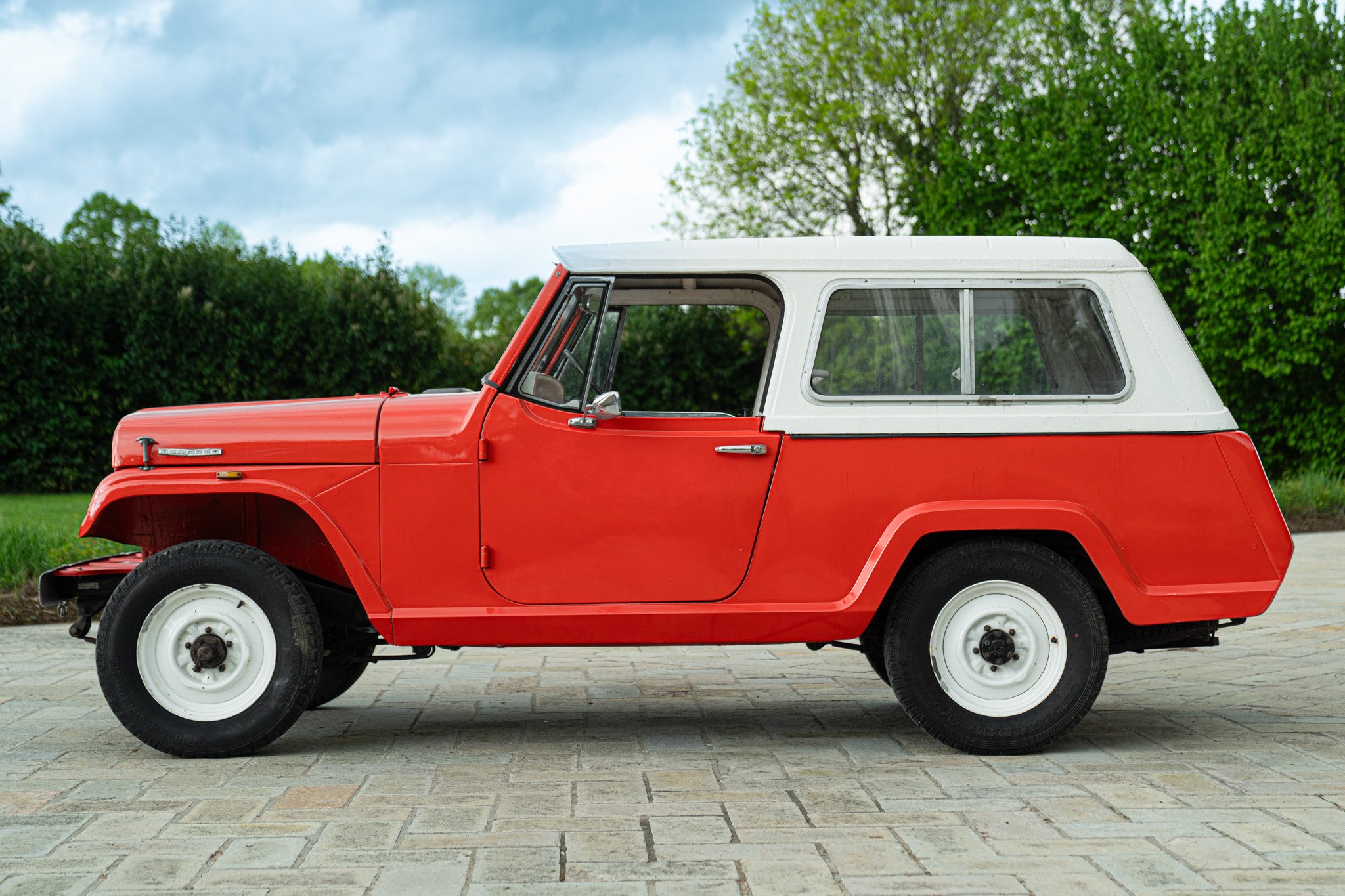 Jeep COMANDO 