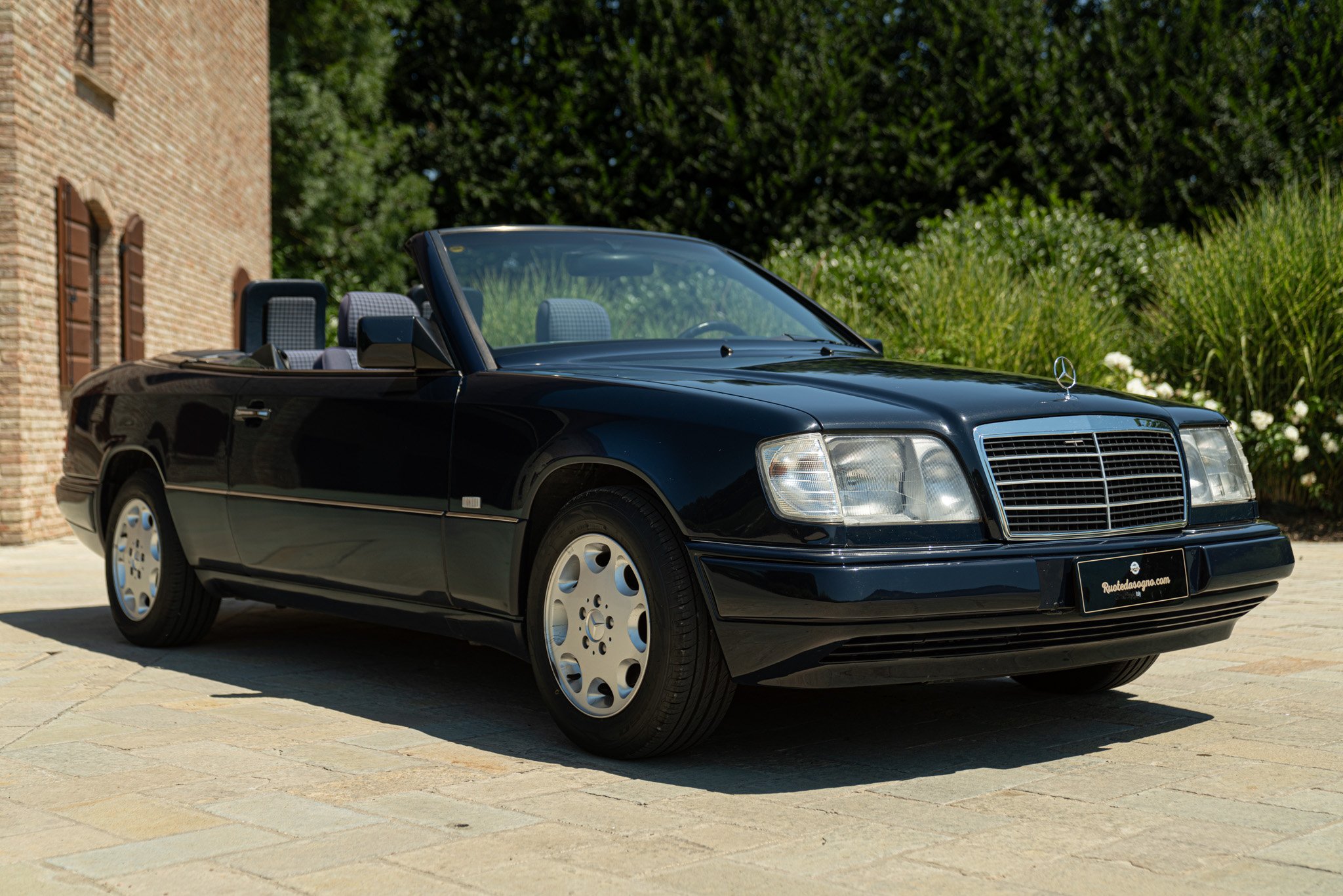 Mercedes Benz CE 200 CABRIO 