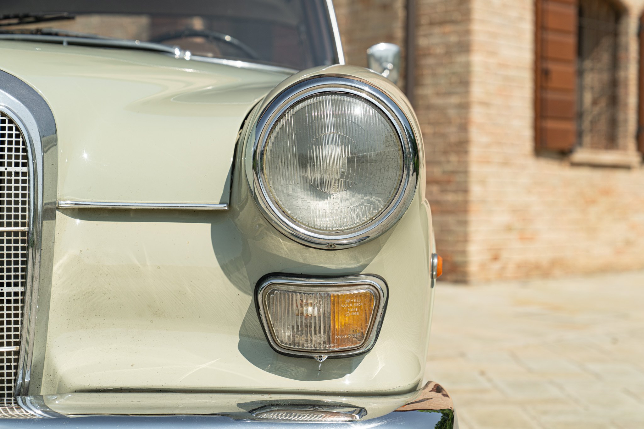 Mercedes Benz 200 CODINE 