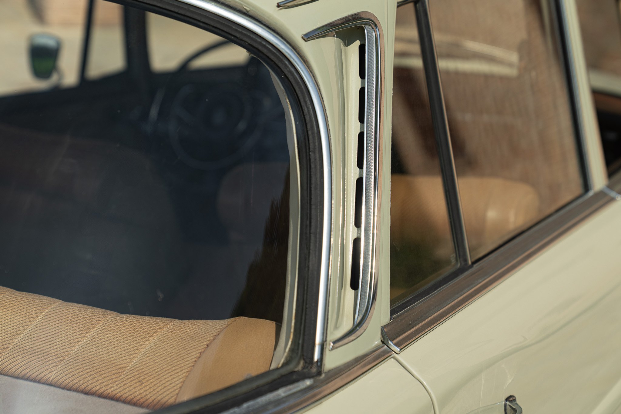 Mercedes Benz 200 CODINE 