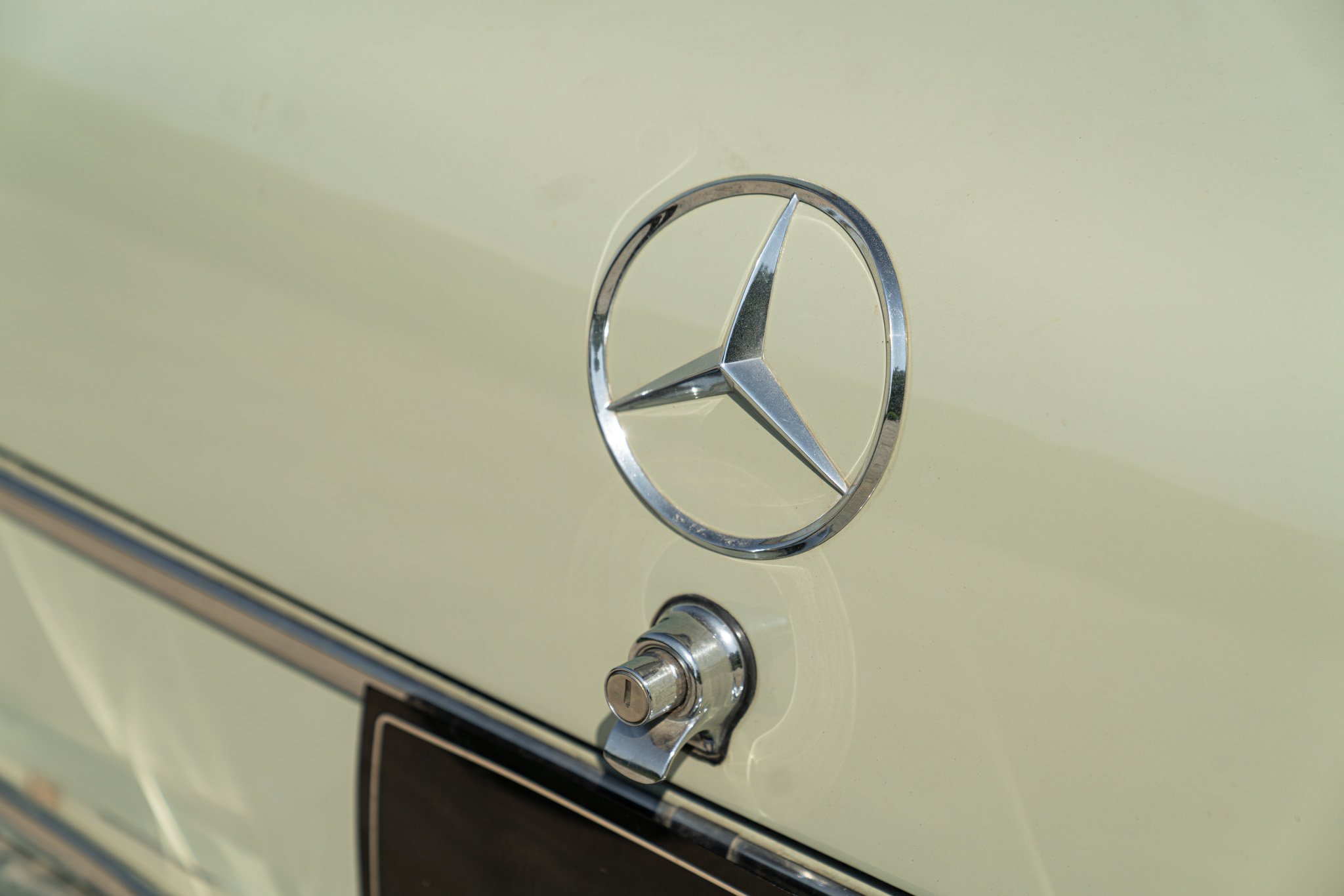 Mercedes Benz 200 CODINE 