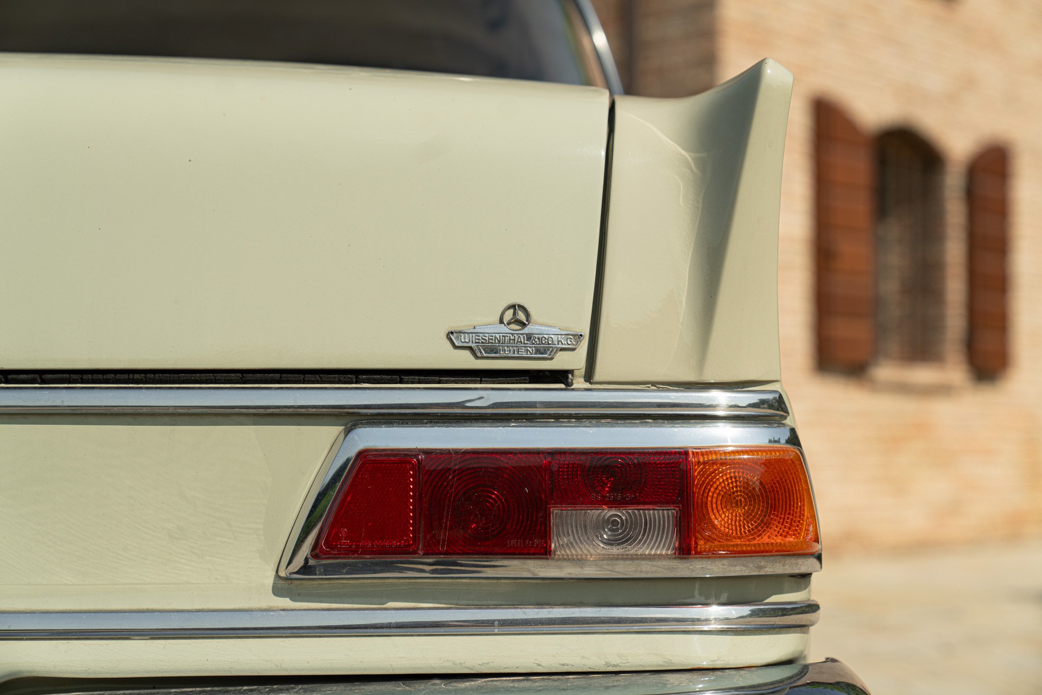 Mercedes Benz 200 CODINE 