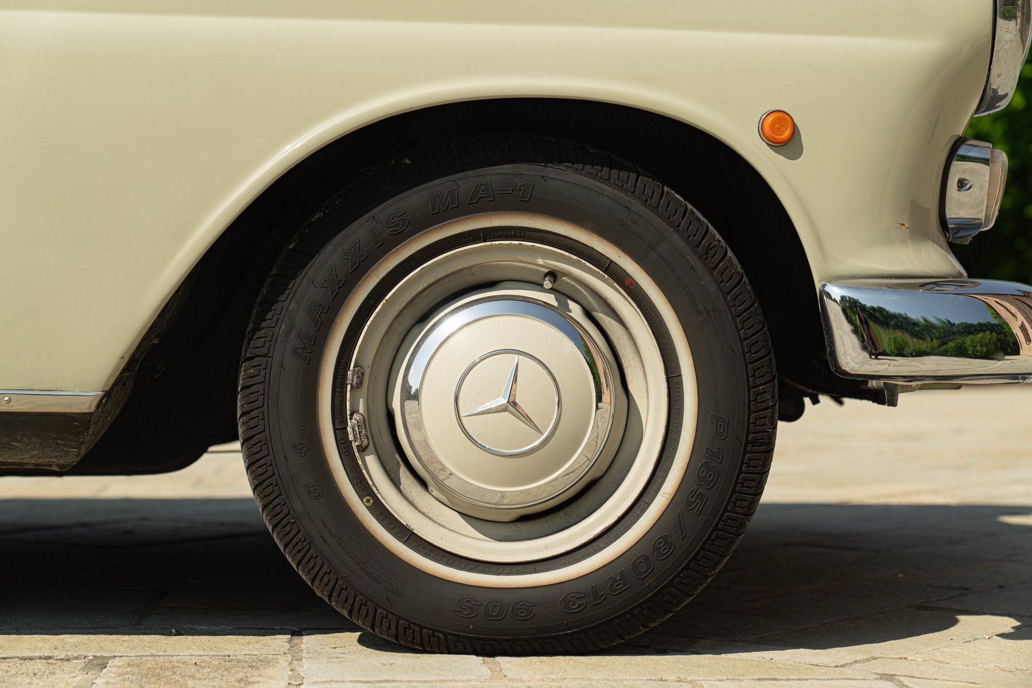 Mercedes Benz 200 CODINE 