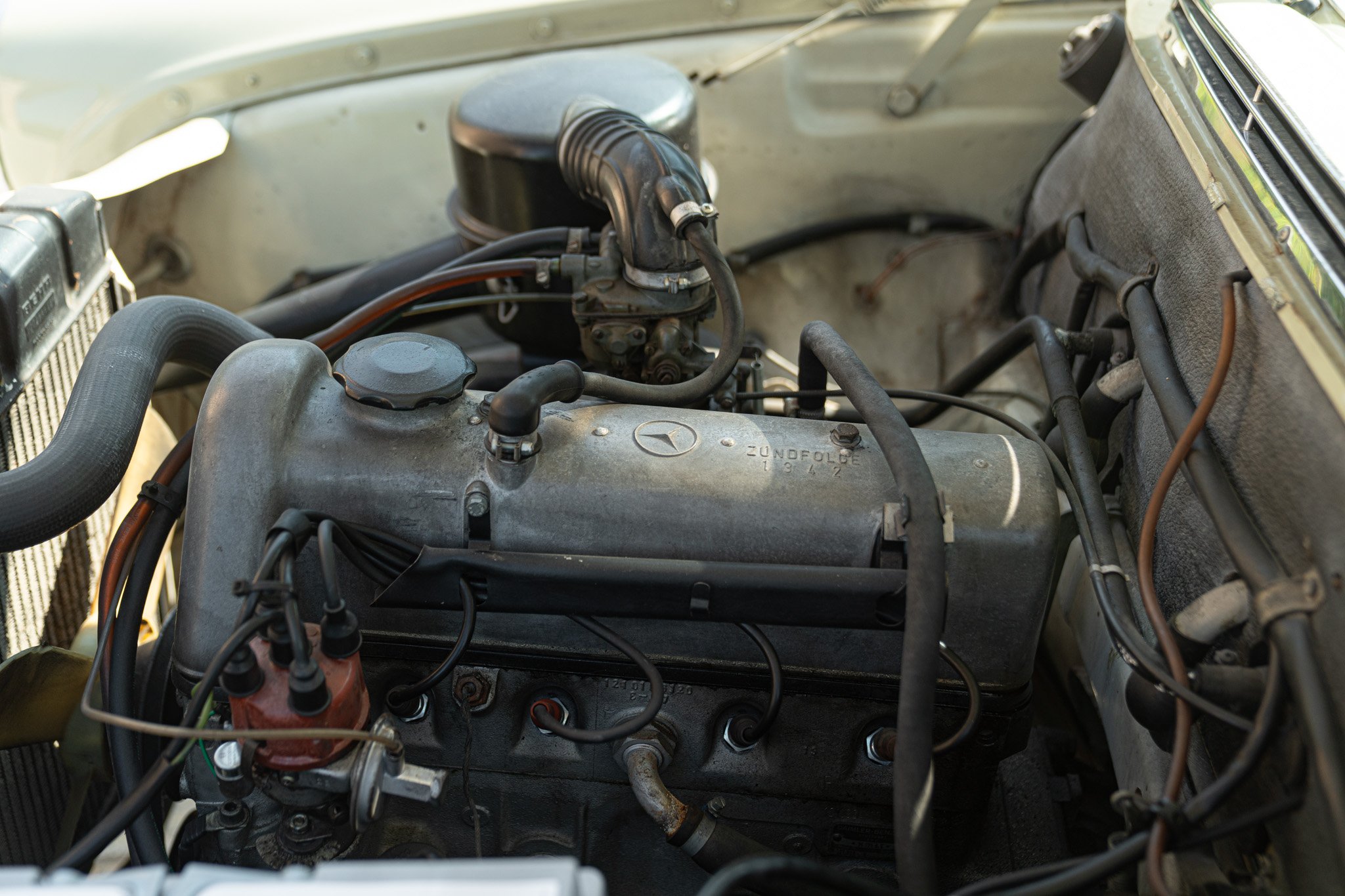 Mercedes Benz 200 CODINE 