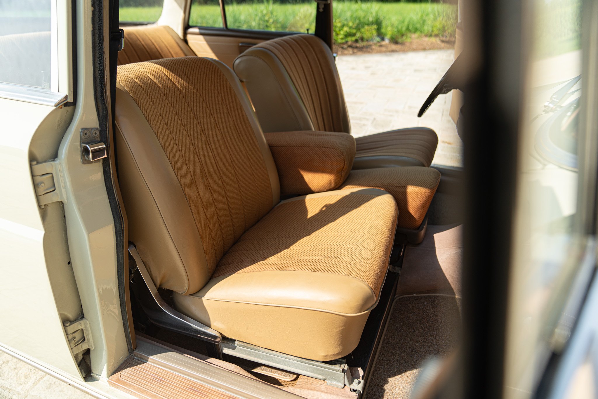Mercedes Benz 200 CODINE 