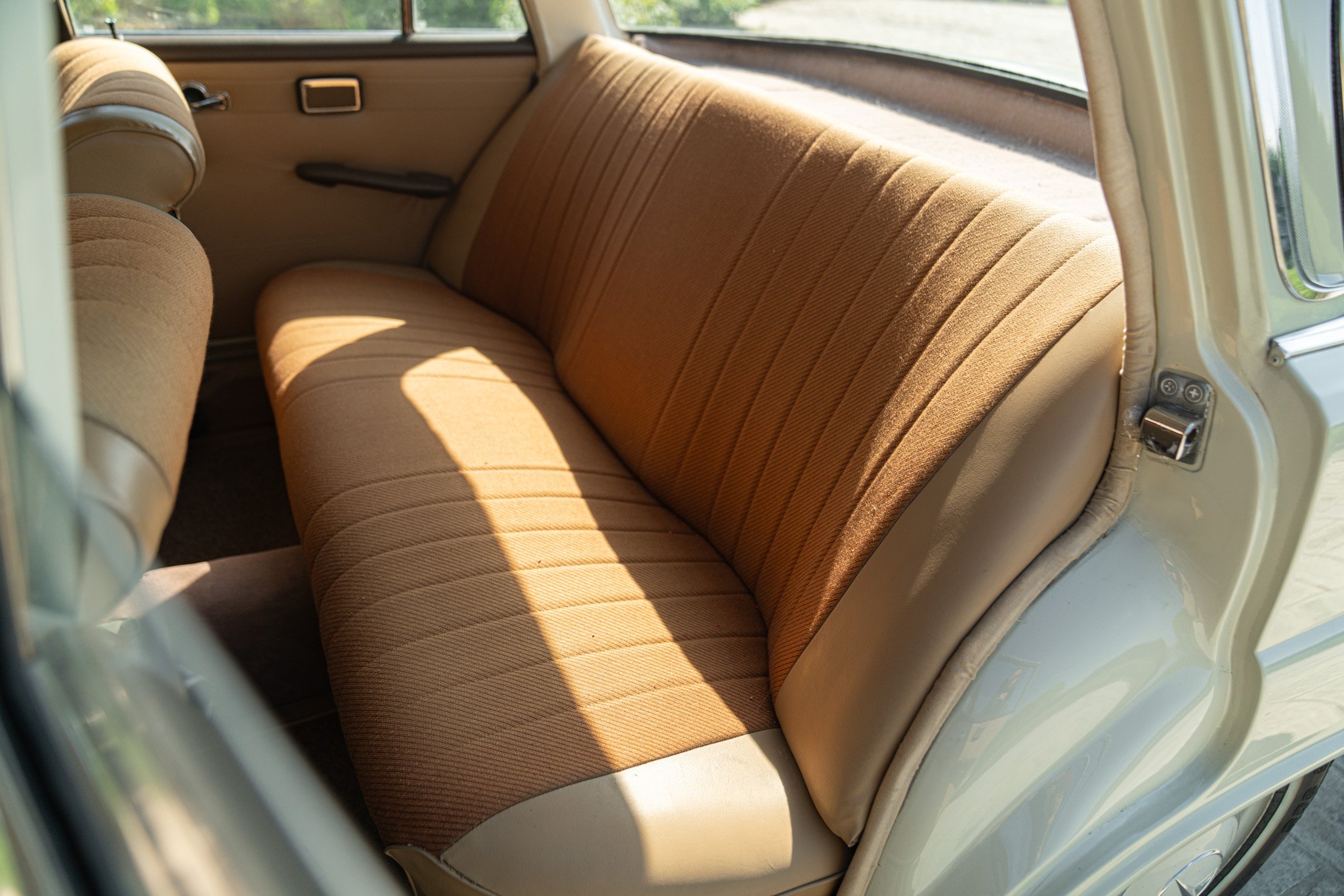 Mercedes Benz 200 CODINE 