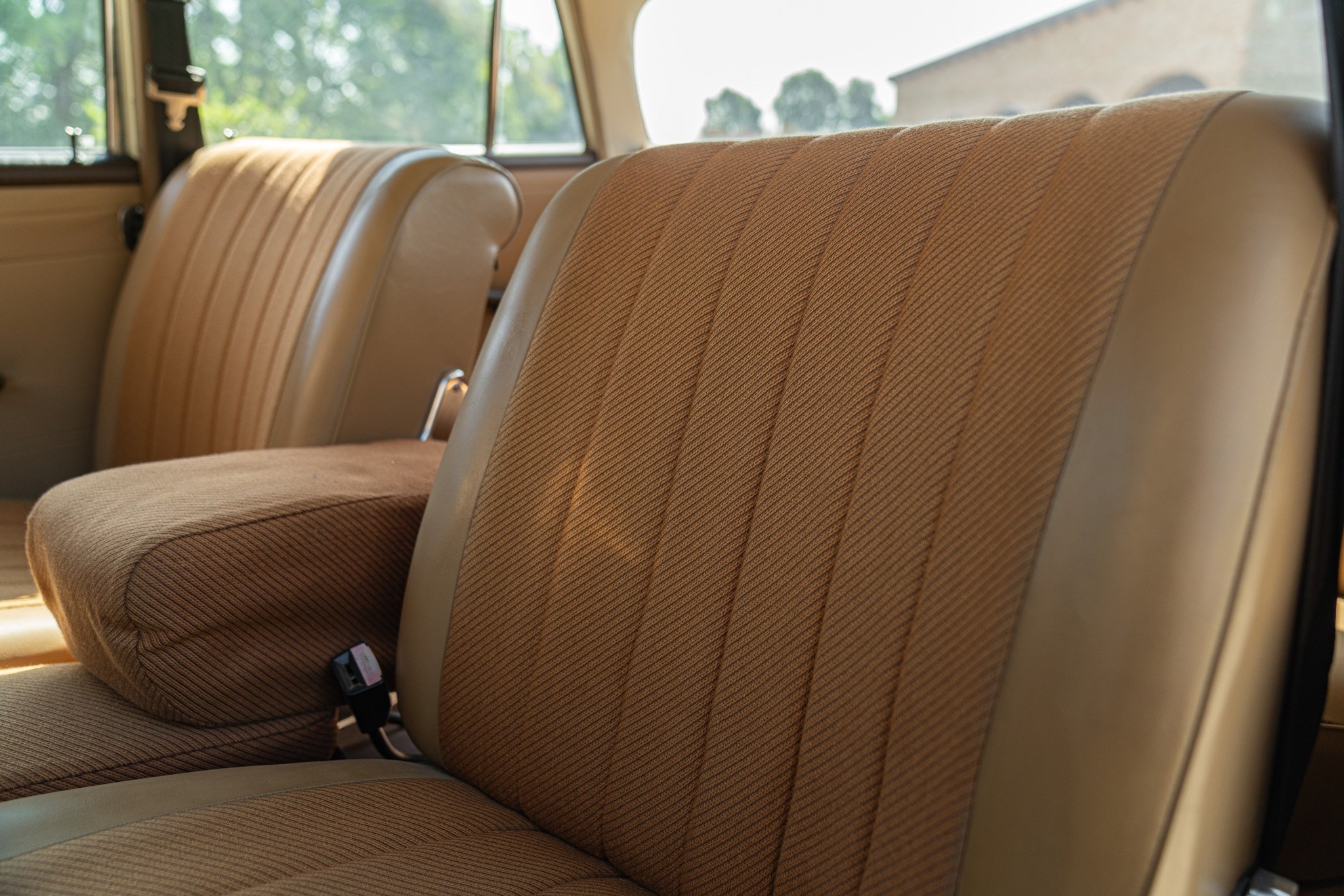 Mercedes Benz 200 CODINE 