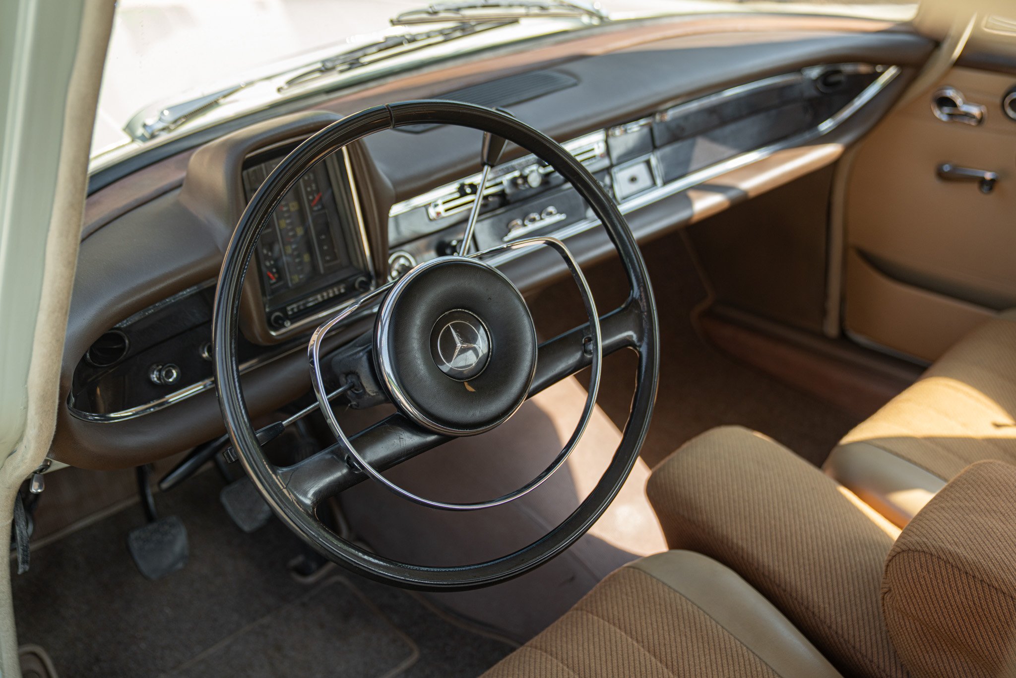 Mercedes Benz 200 CODINE 