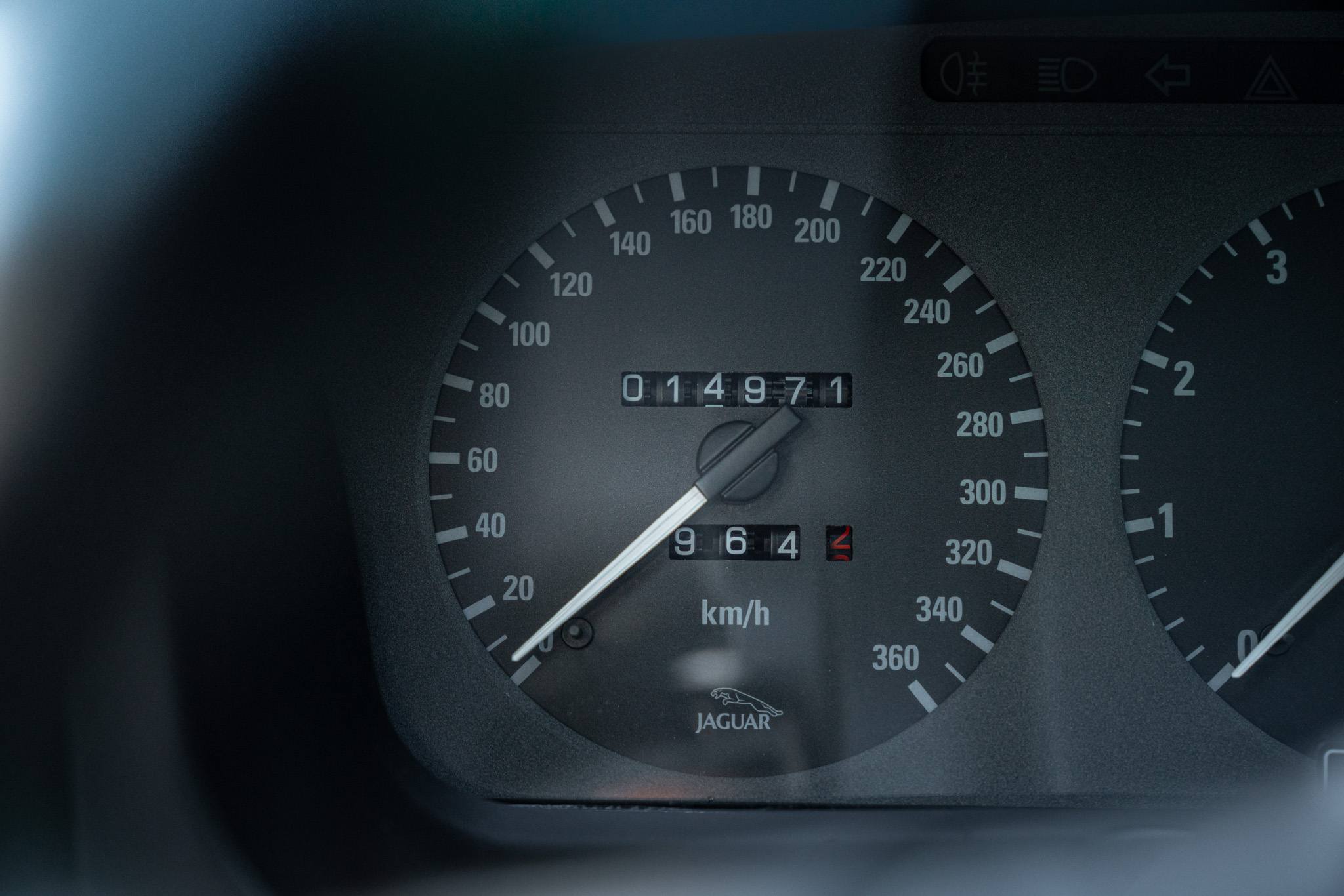 Jaguar XJ 220 