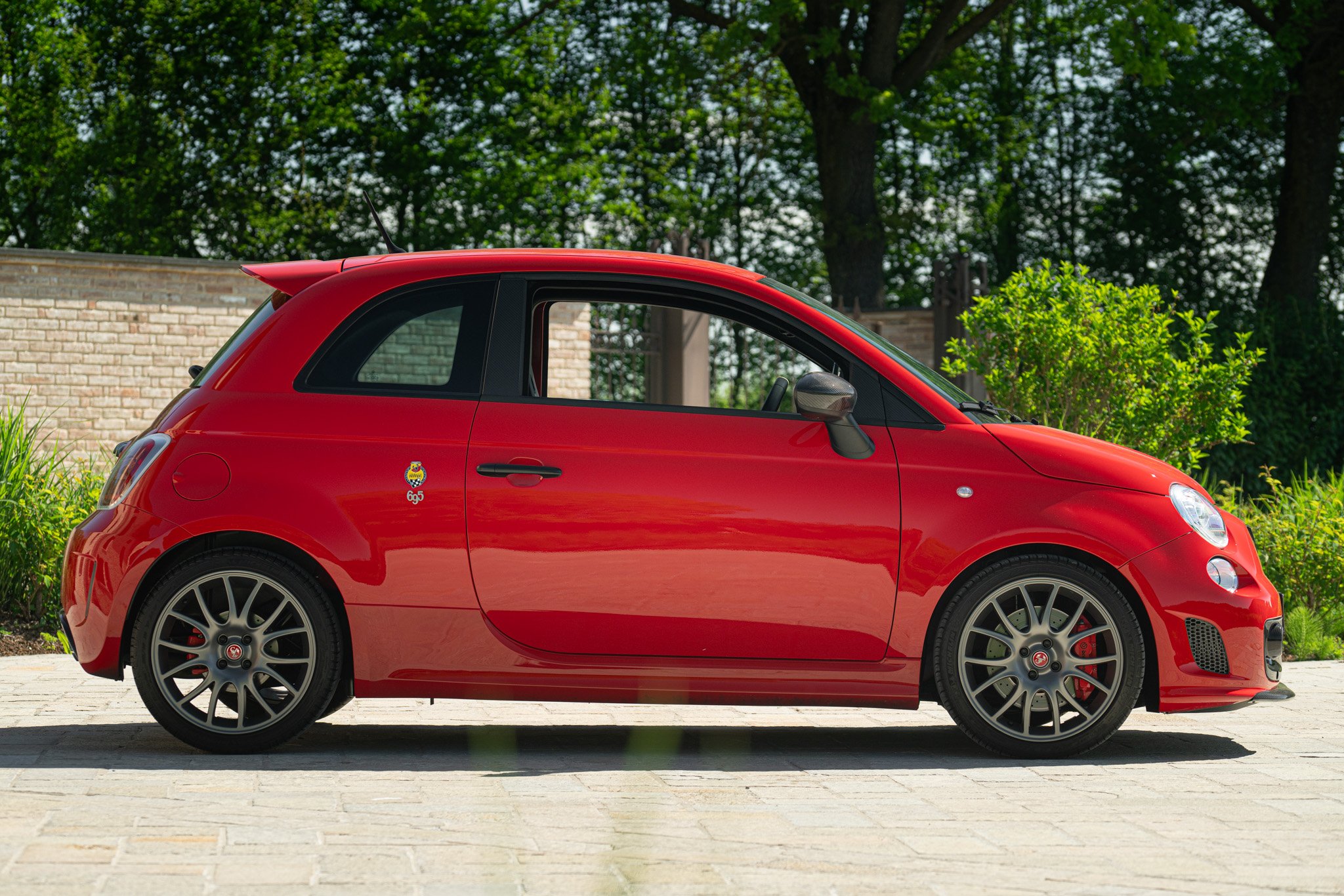 Abarth 695 TRIBUTO FERRARI 