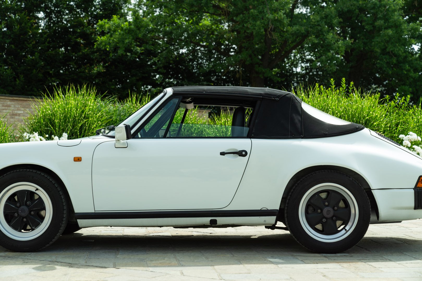 Porsche 911 CARRERA 3.2 CABRIOLET 