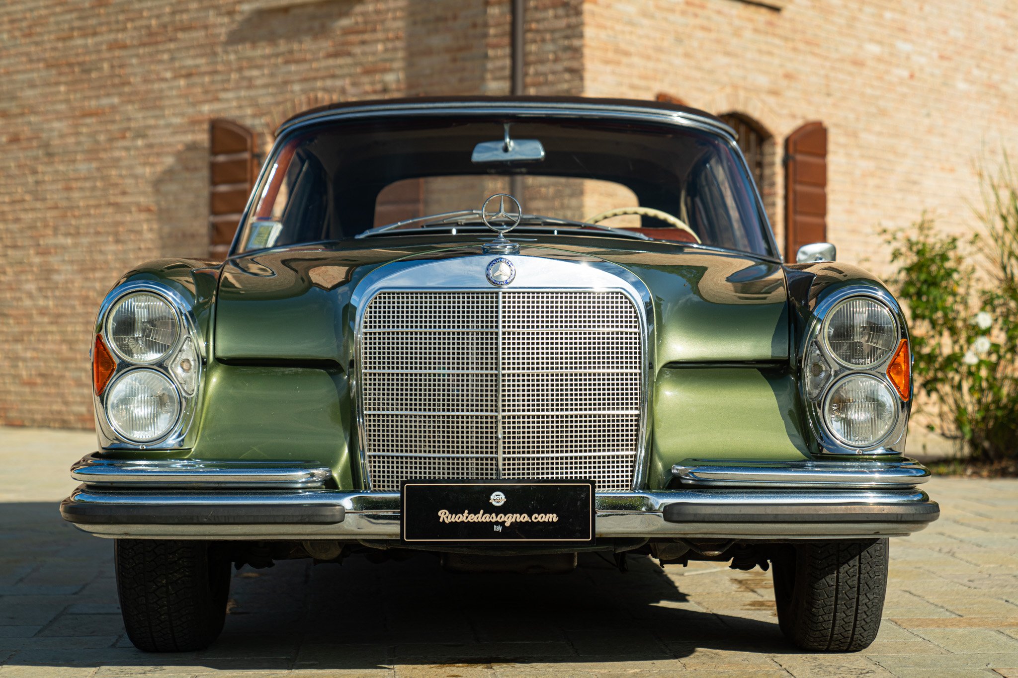 Mercedes Benz 220 SE CABRIOLET 