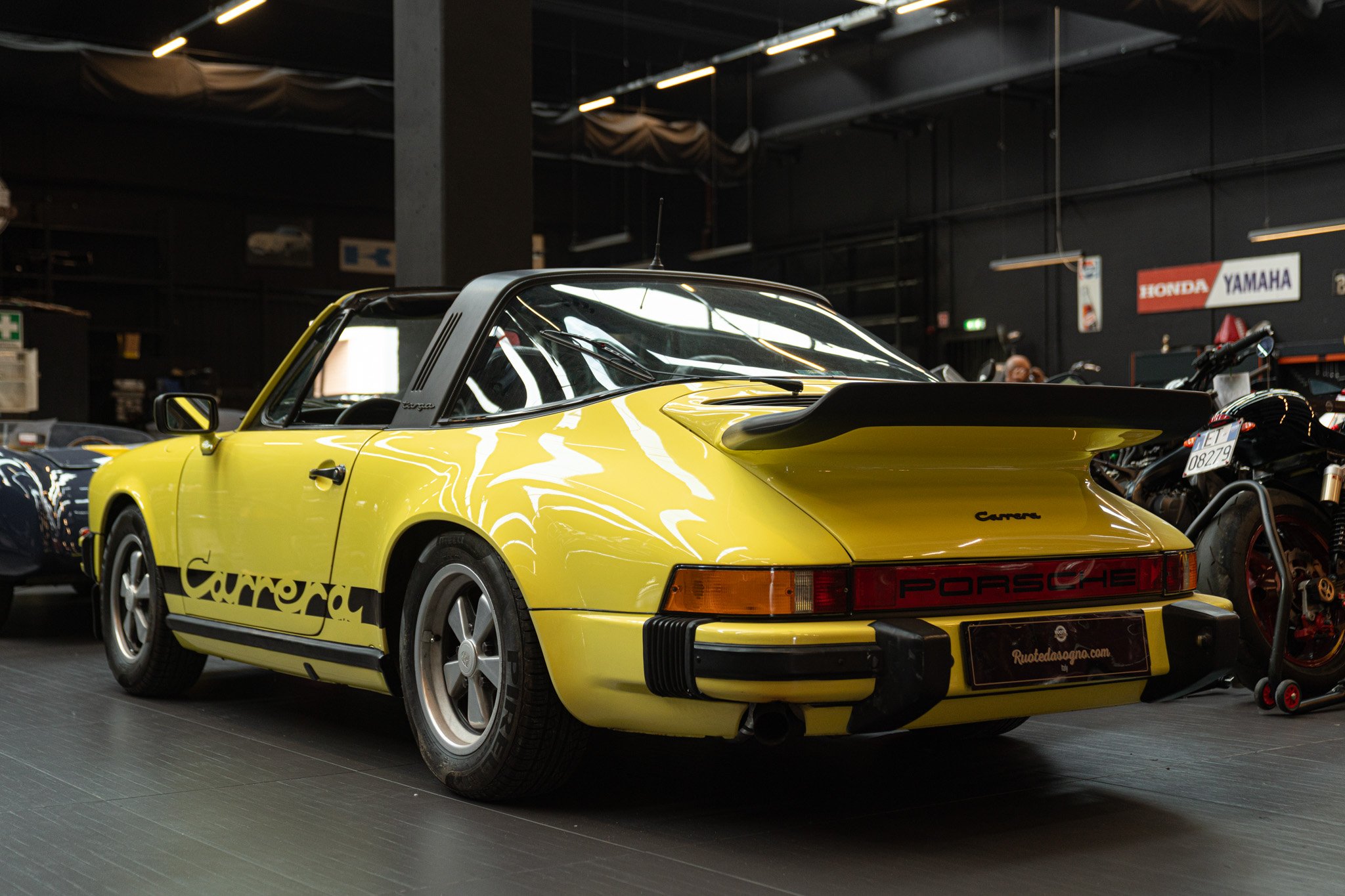 Porsche 911 CARRERA 2.7 SC TARGA 