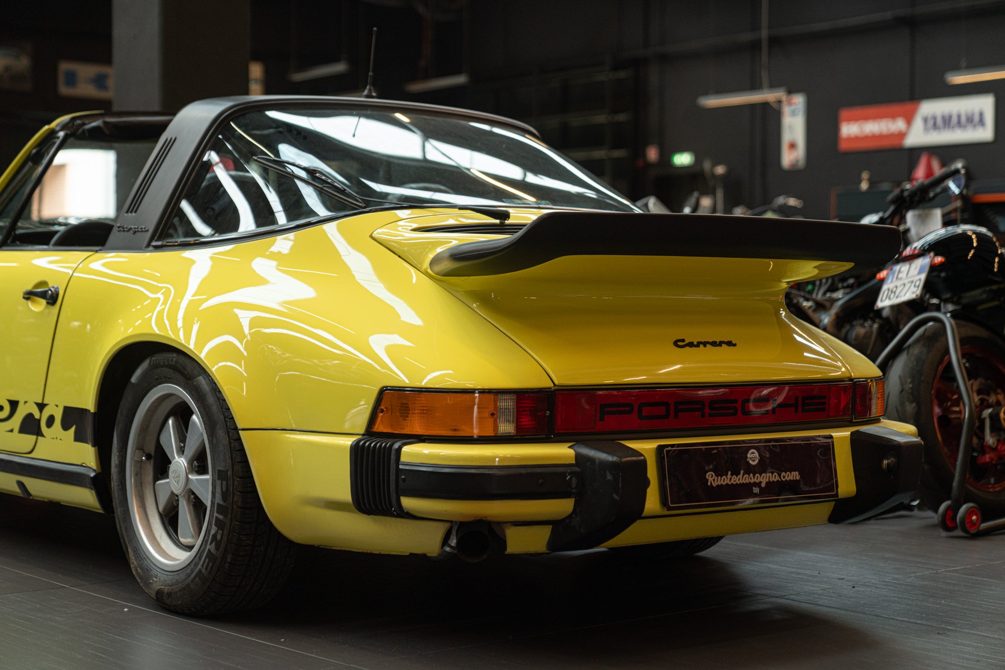 Porsche 911 CARRERA 2.7 SC TARGA 