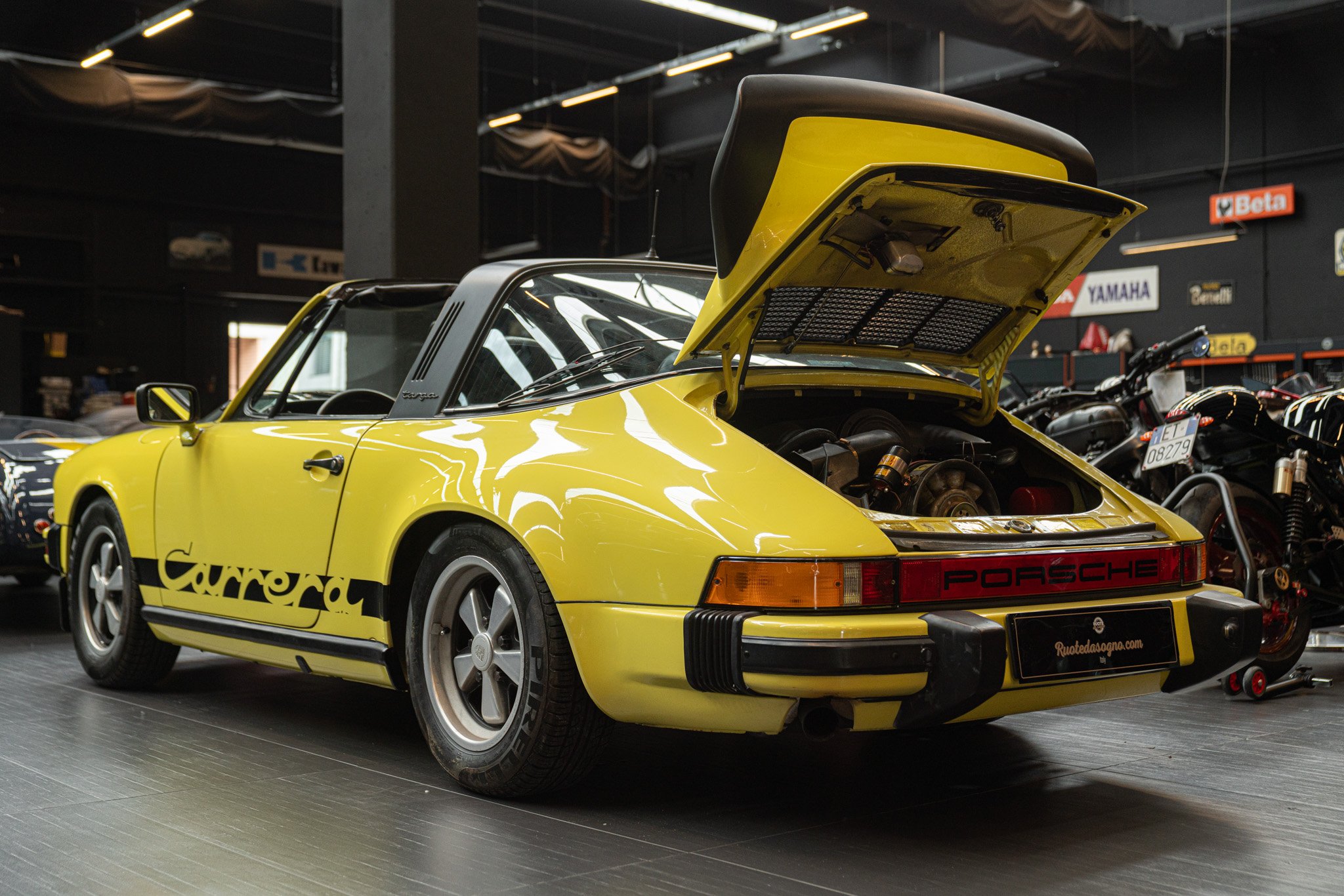 Porsche 911 CARRERA 2.7 SC TARGA 