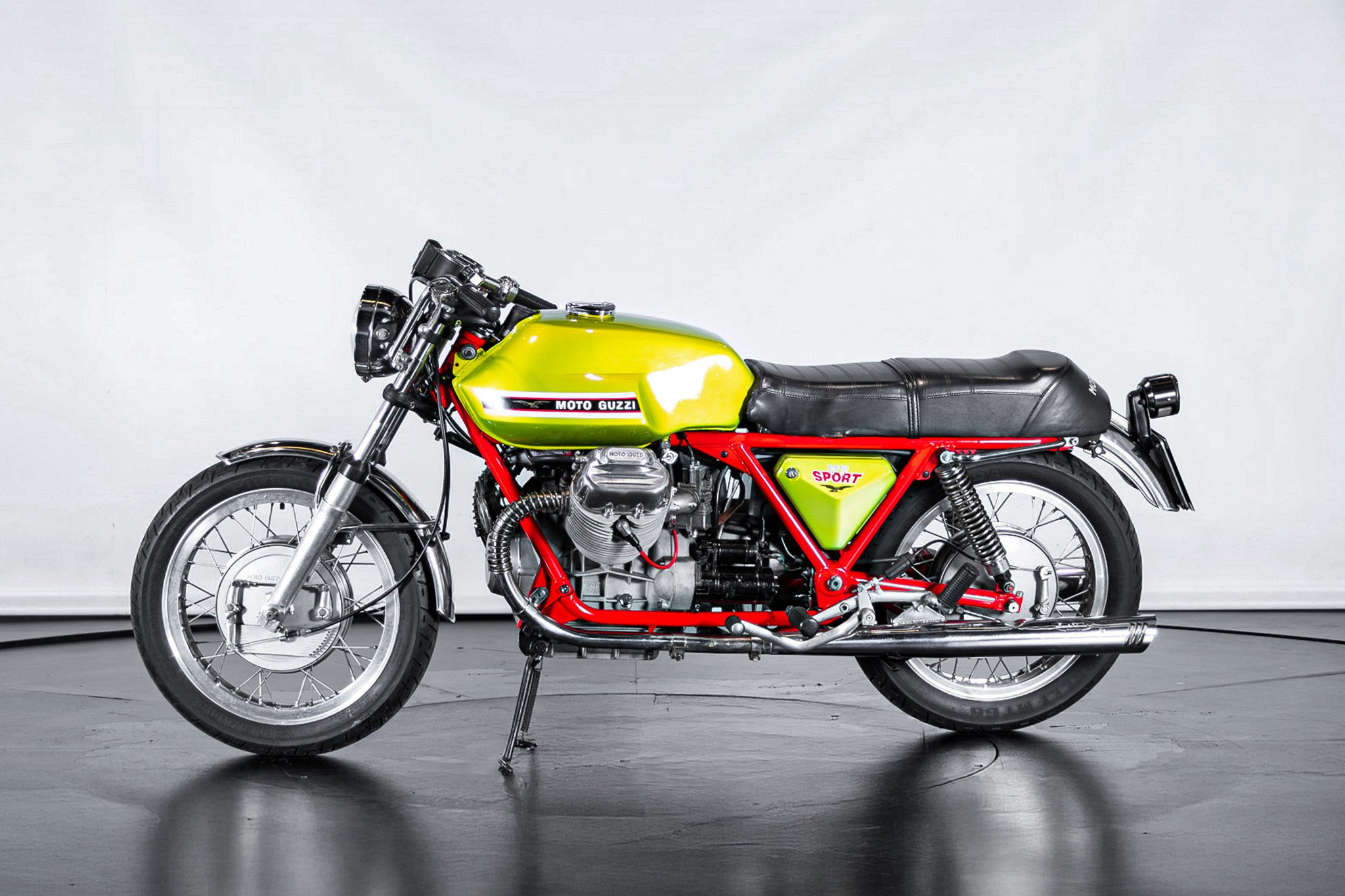 Moto Guzzi V7 SPORT \"Telaio Rosso\" 