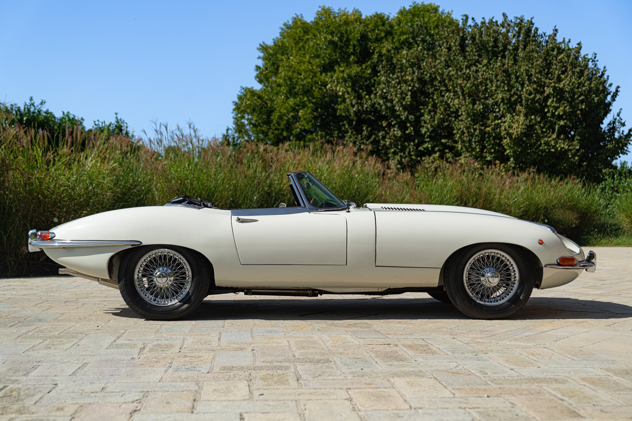 Jaguar E-TYPE I° SERIE 4.2 ROADSTER 