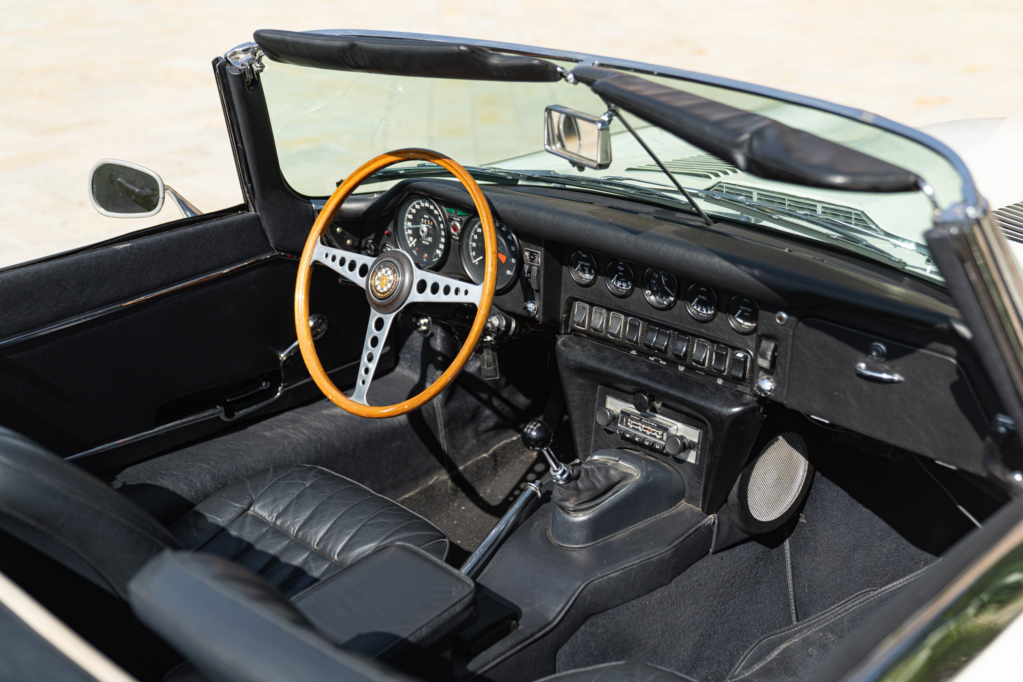 Jaguar E-TYPE I° SERIE 4.2 ROADSTER 