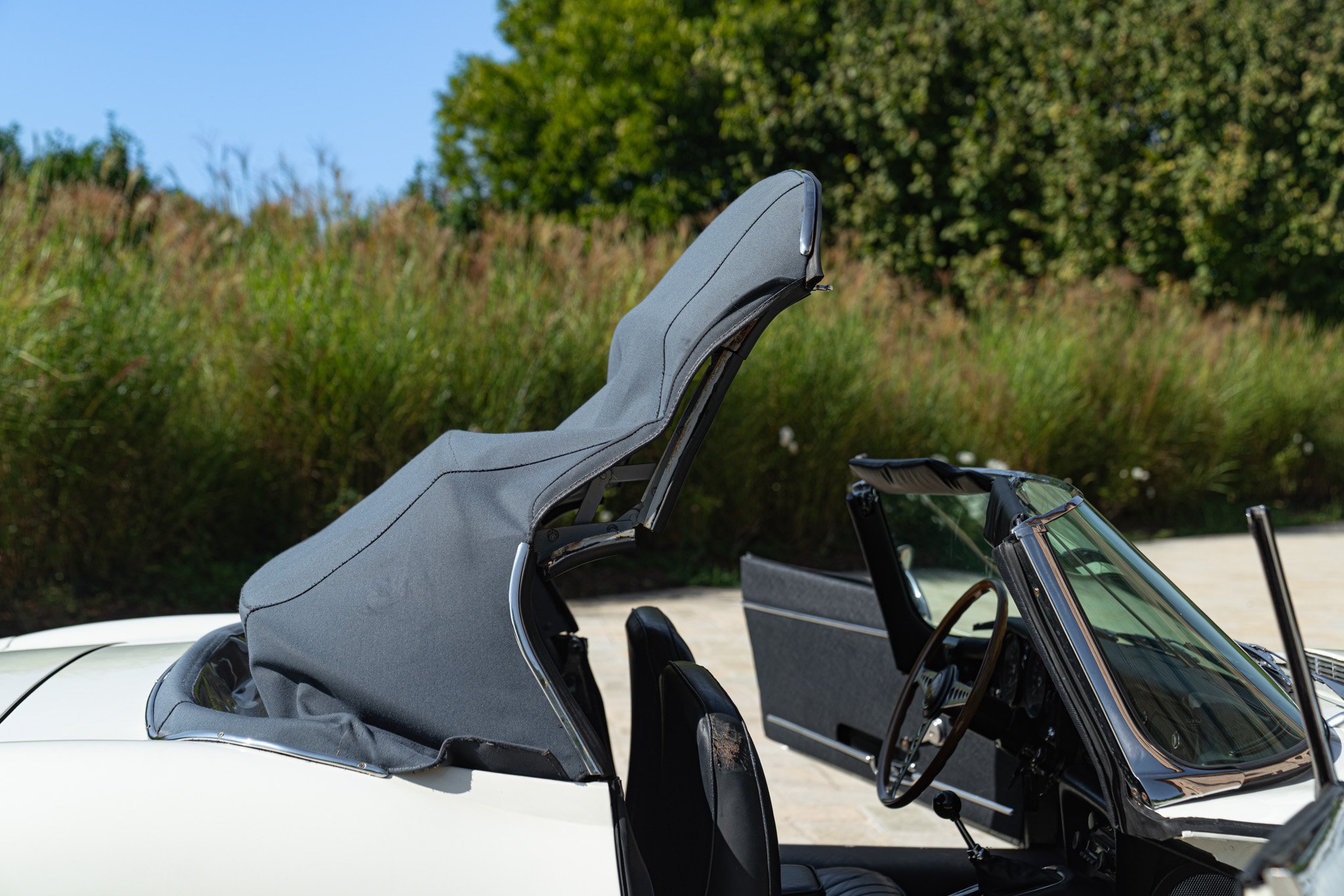 Jaguar E-TYPE I° SERIE 4.2 ROADSTER 