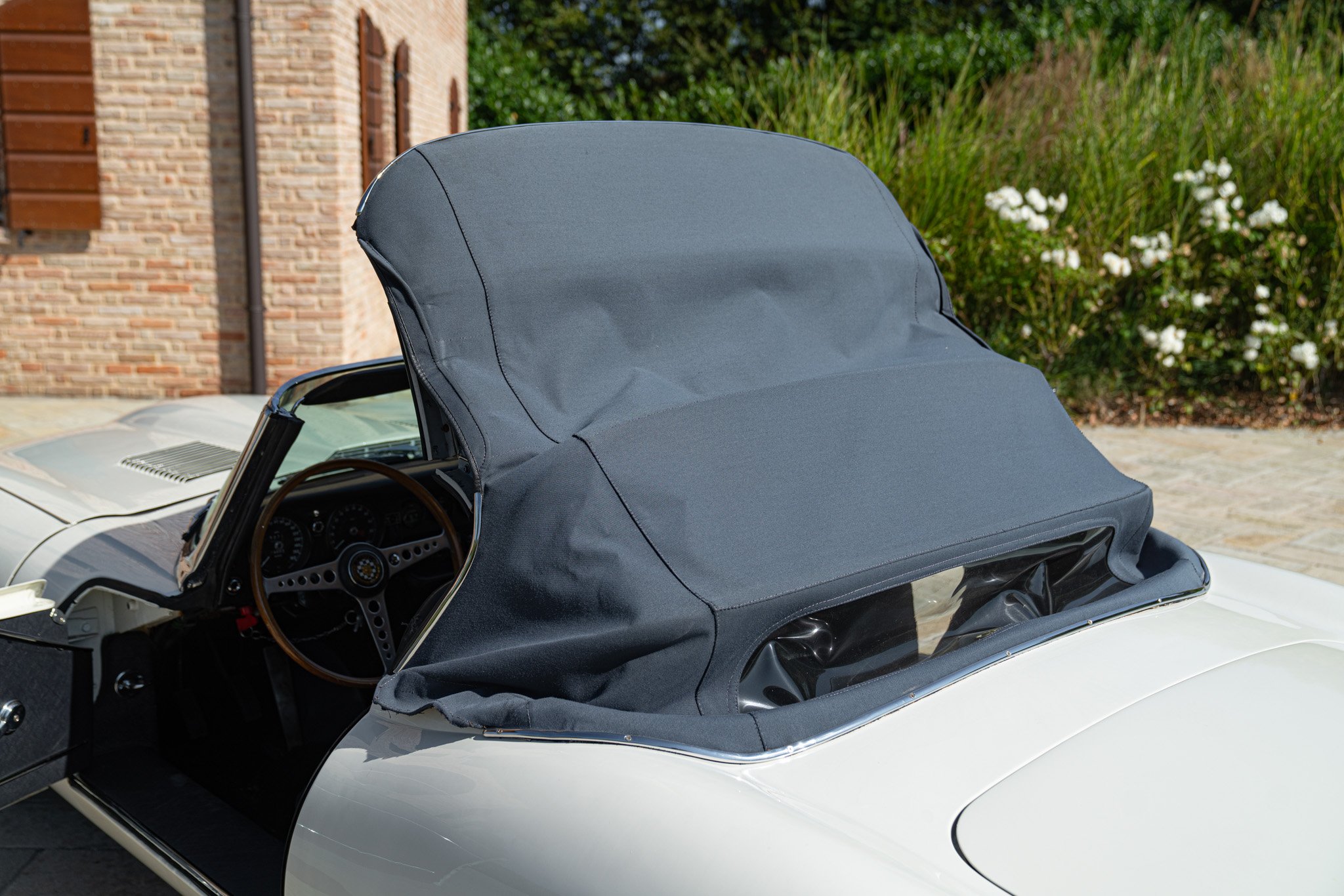Jaguar E-TYPE I° SERIE 4.2 ROADSTER 