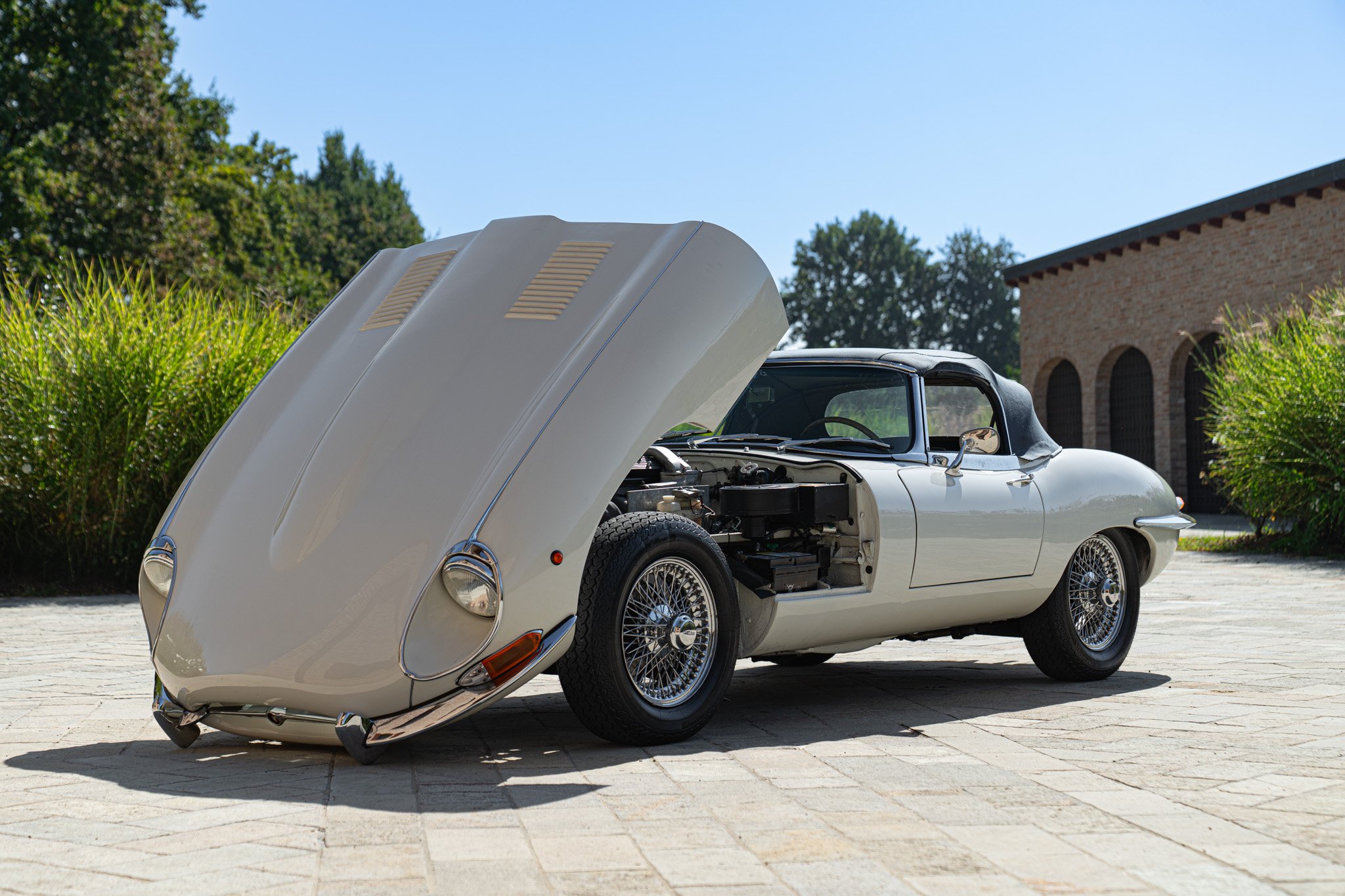 Jaguar E-TYPE I° SERIE 4.2 ROADSTER 