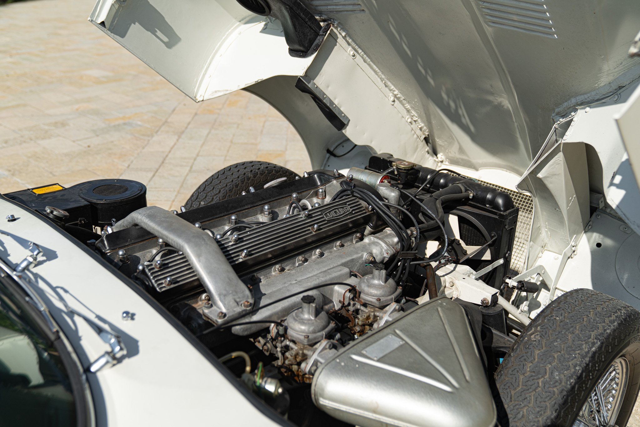 Jaguar E-TYPE I° SERIE 4.2 ROADSTER 