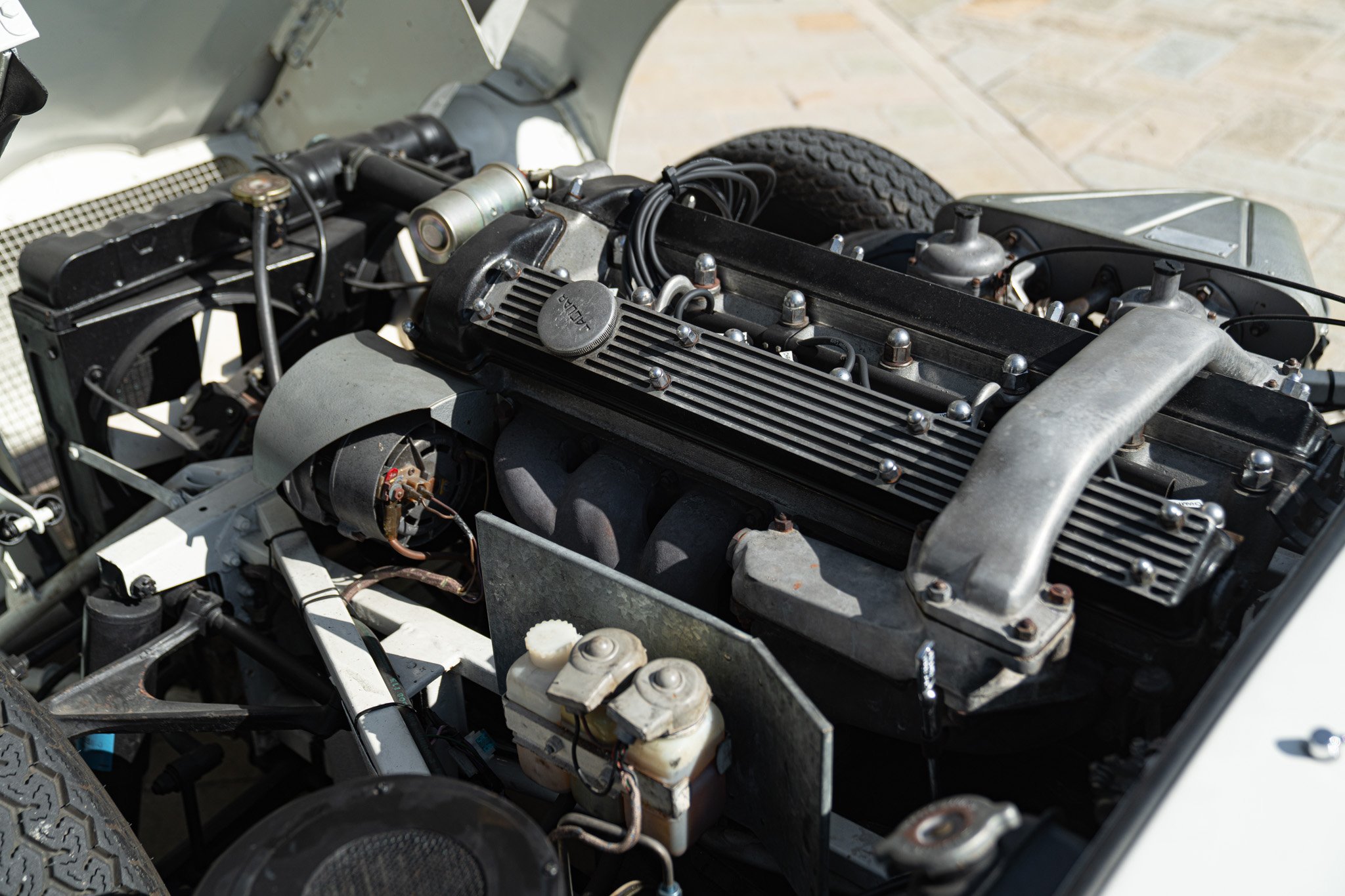 Jaguar E-TYPE I° SERIE 4.2 ROADSTER 