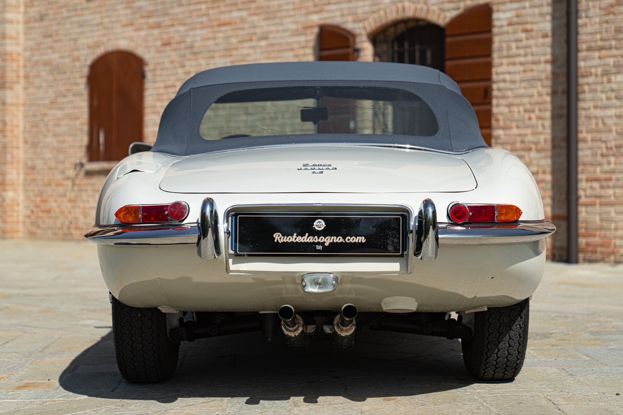Jaguar E-TYPE I° SERIE 4.2 ROADSTER 