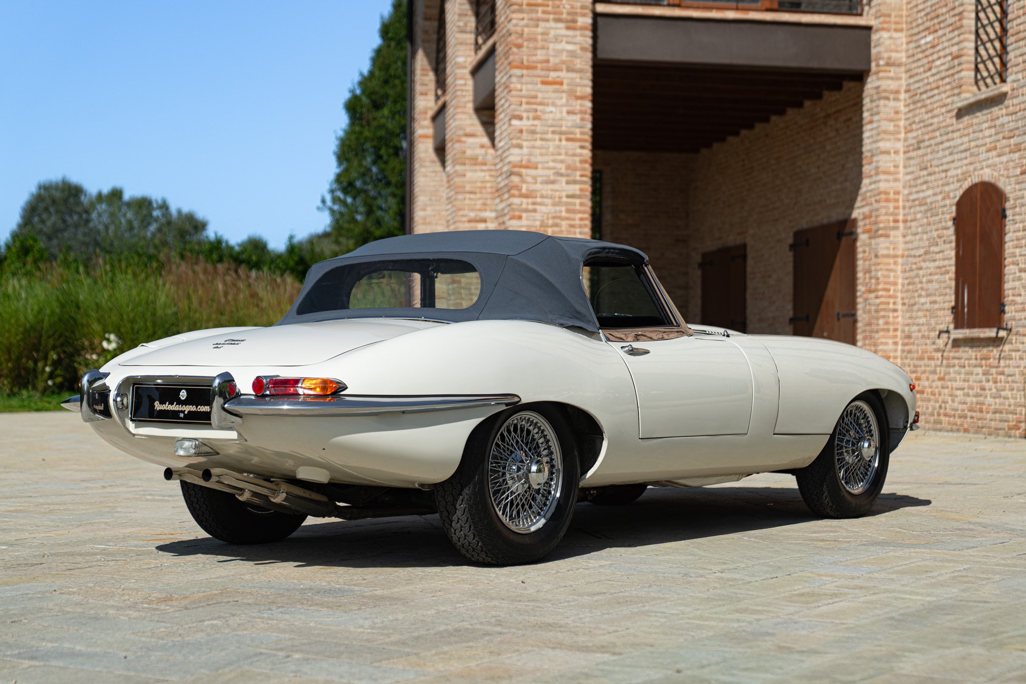 Jaguar E-TYPE I° SERIE 4.2 ROADSTER 