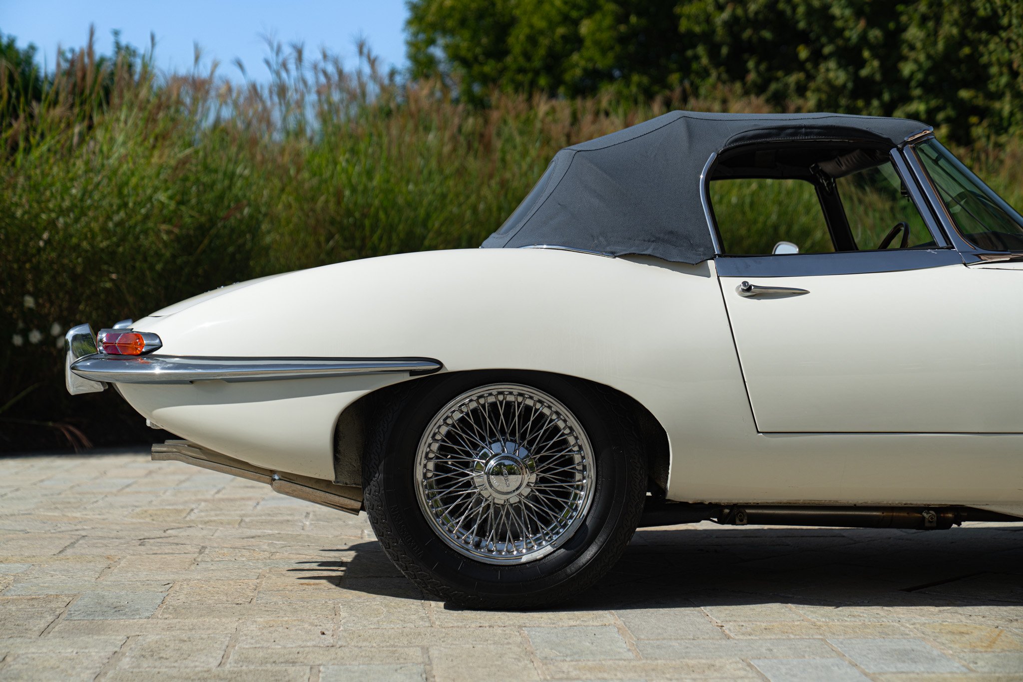 Jaguar E-TYPE I° SERIE 4.2 ROADSTER 