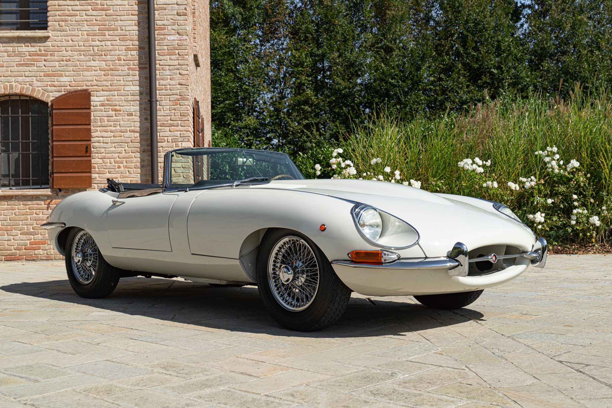 Jaguar E-TYPE I° SERIE 4.2 ROADSTER 