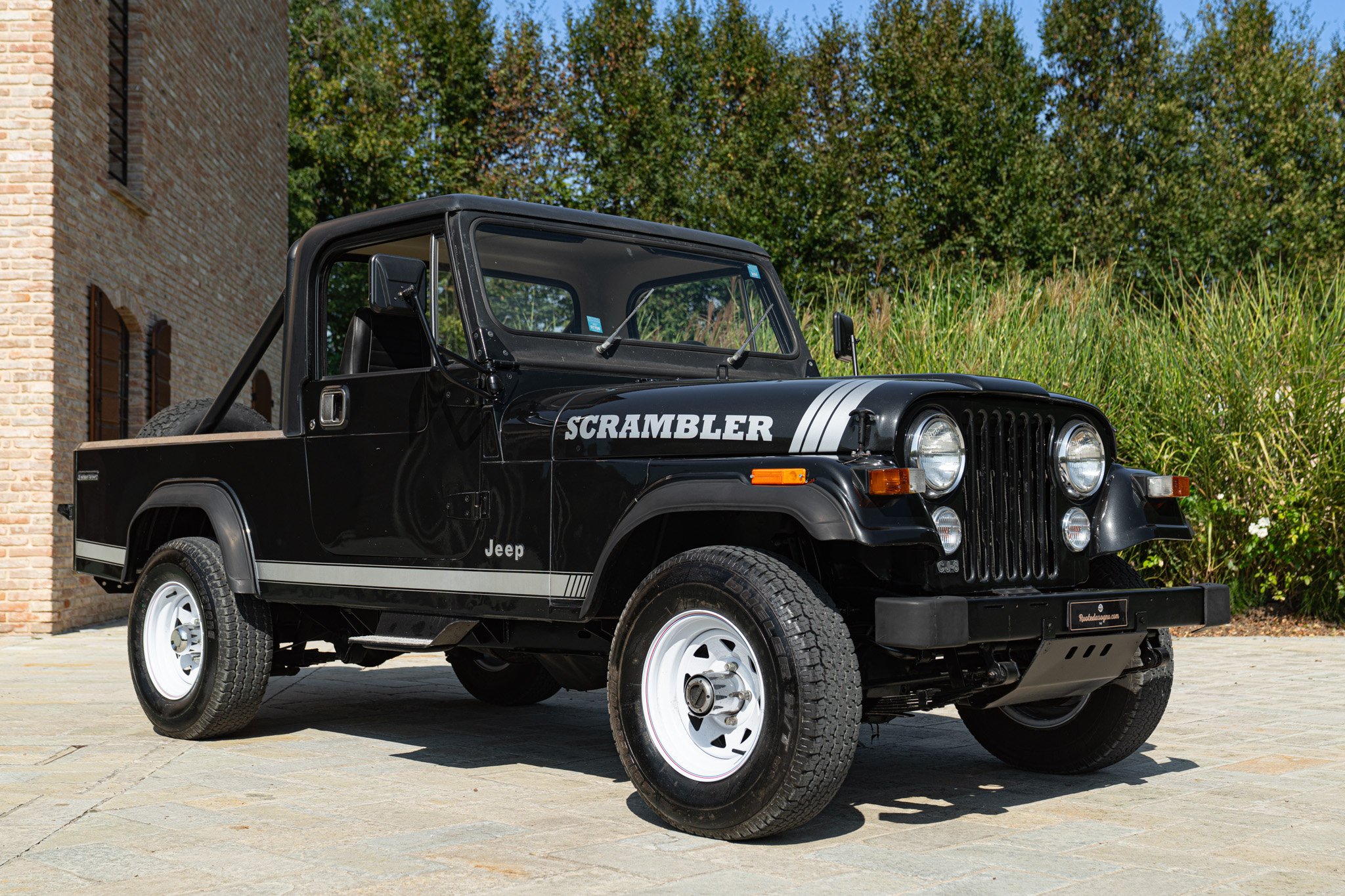 Jeep CJ-8 SCRAMBLER 