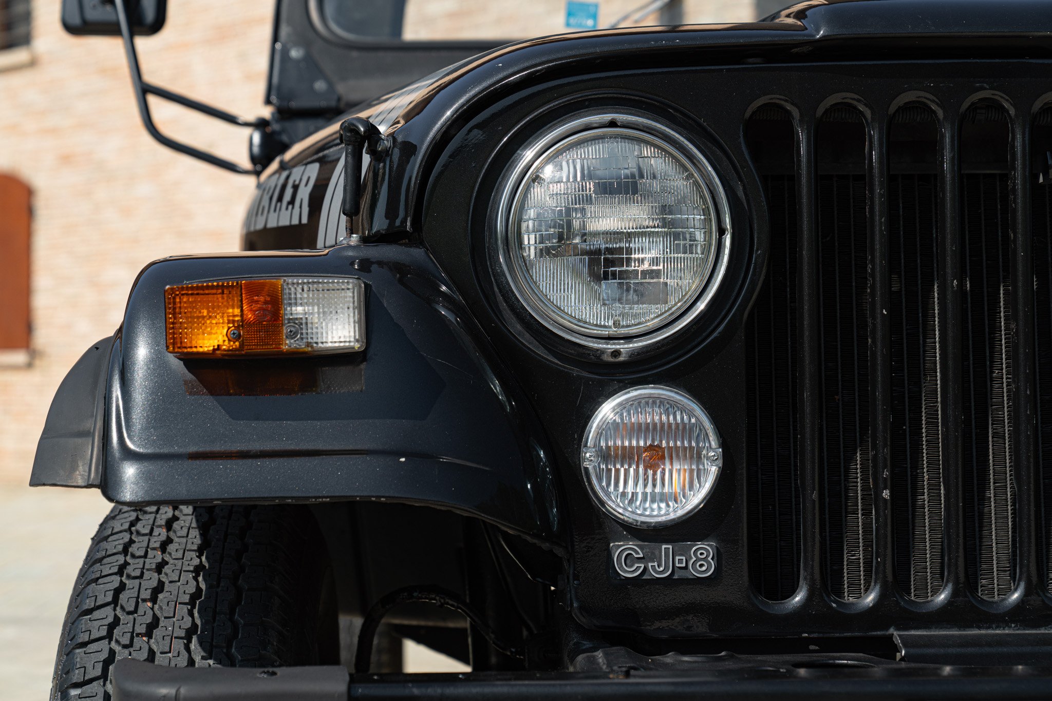 Jeep CJ-8 SCRAMBLER 