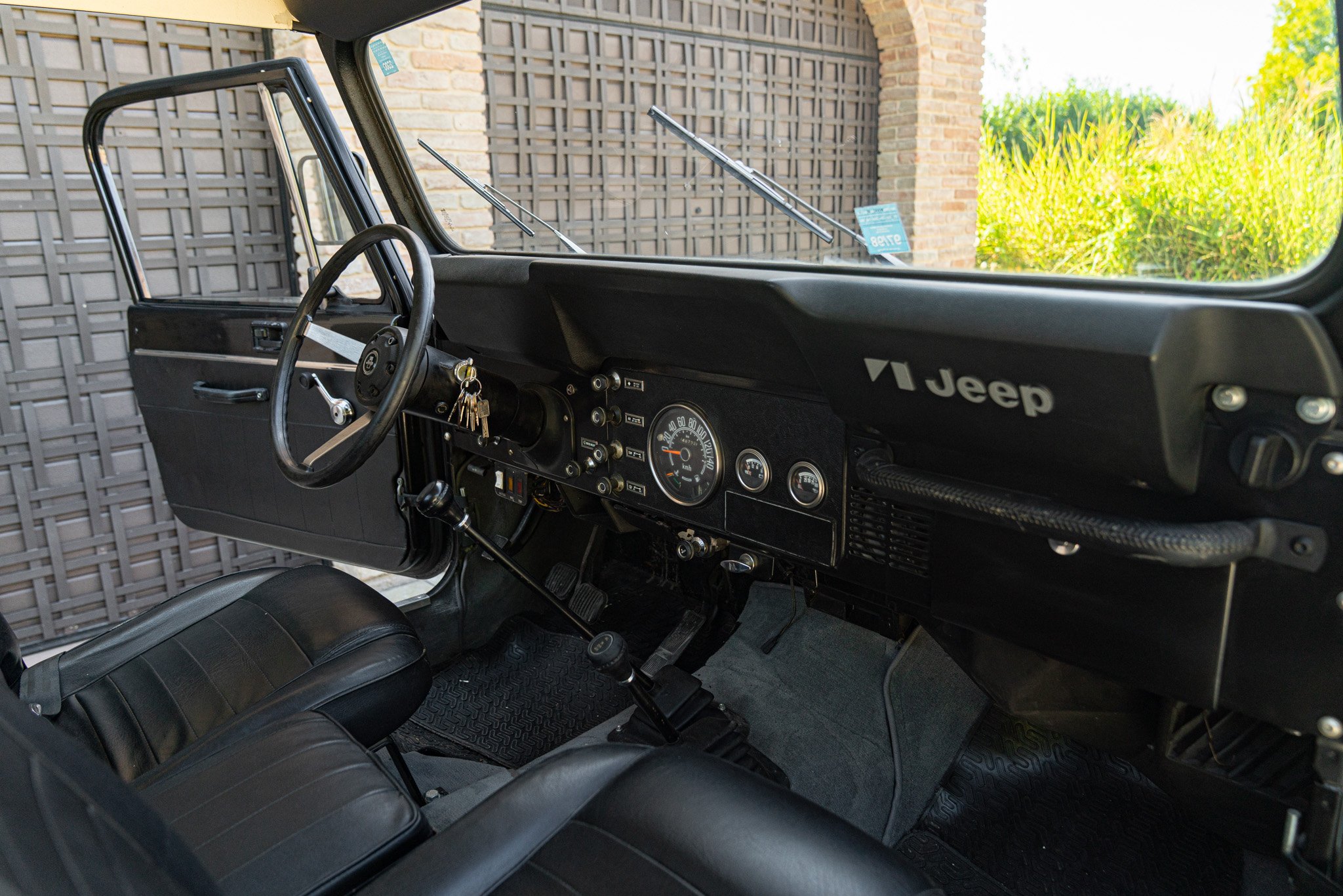 Jeep CJ-8 SCRAMBLER 
