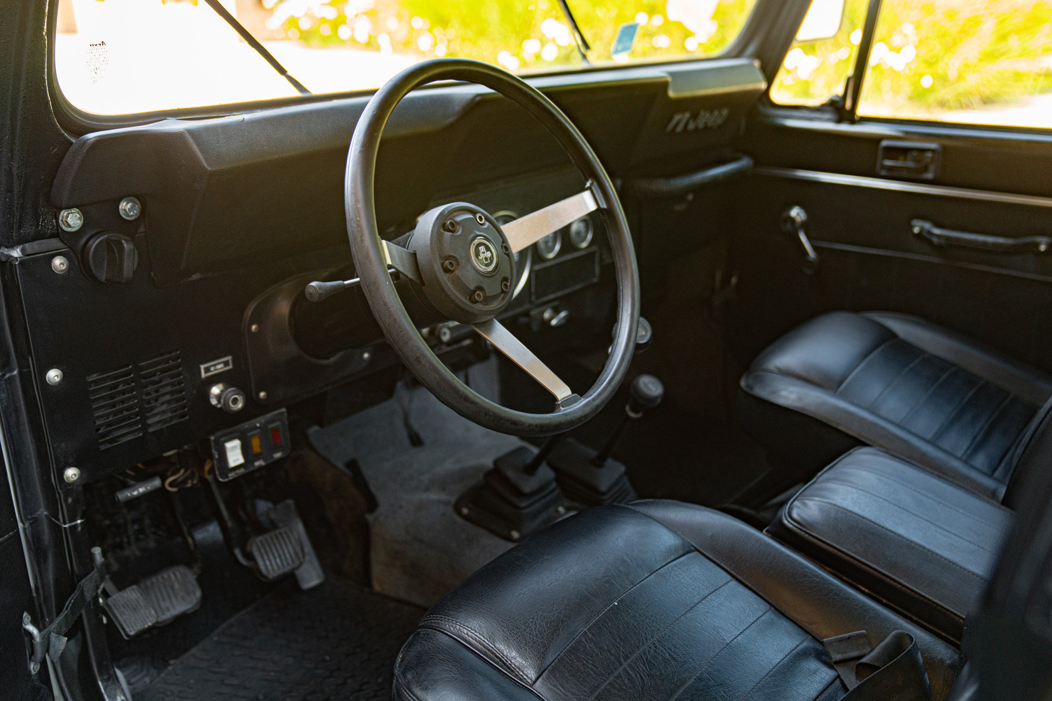 Jeep CJ-8 SCRAMBLER 