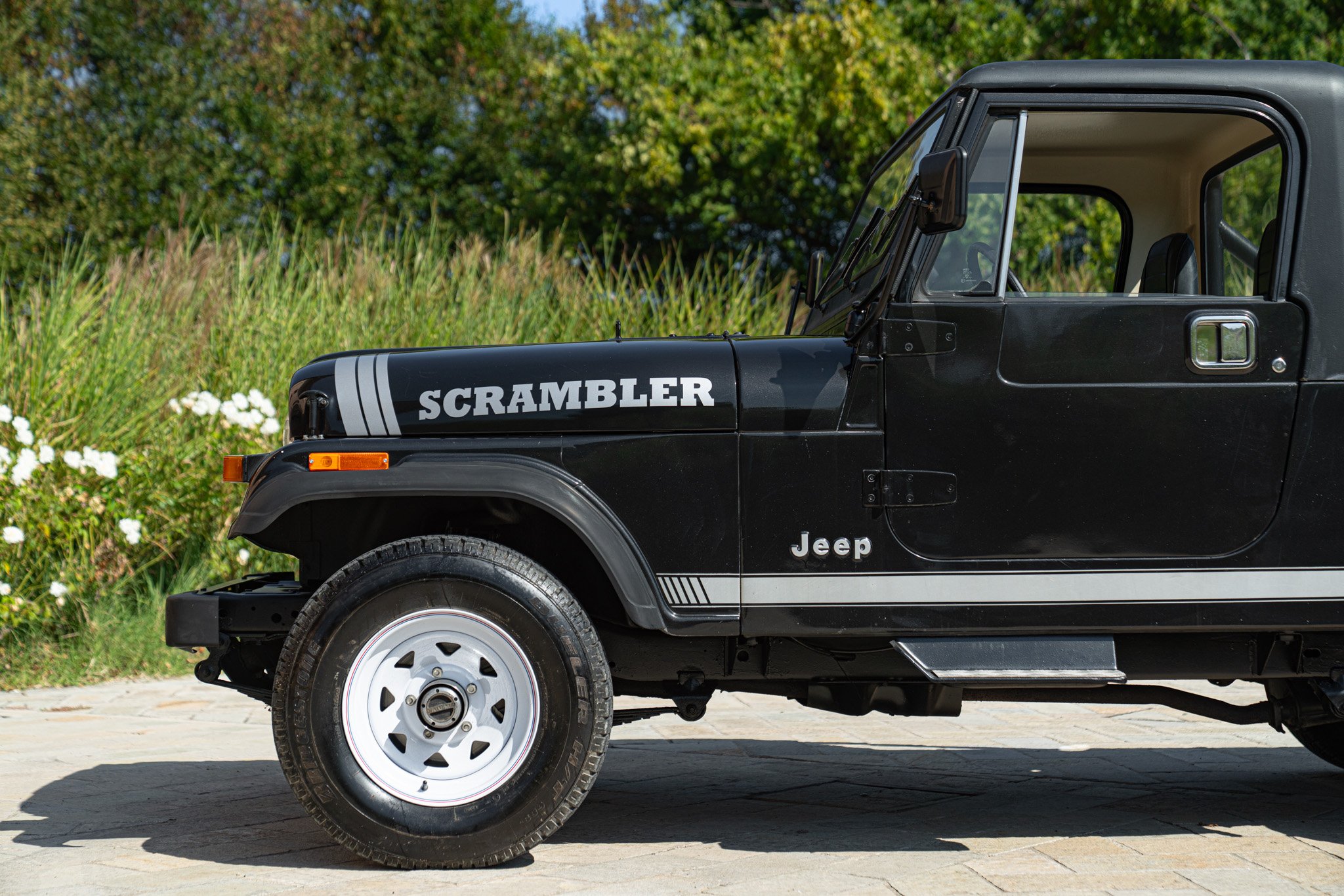 Jeep CJ-8 SCRAMBLER 