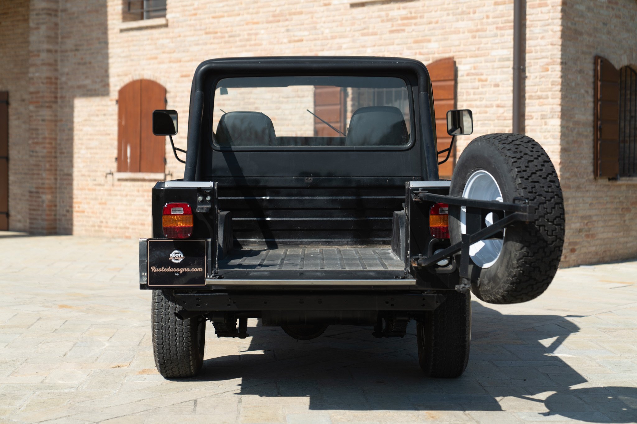 Jeep CJ-8 SCRAMBLER 