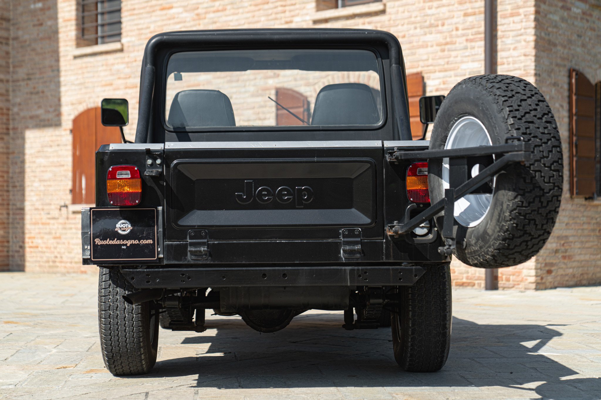 Jeep CJ-8 SCRAMBLER 