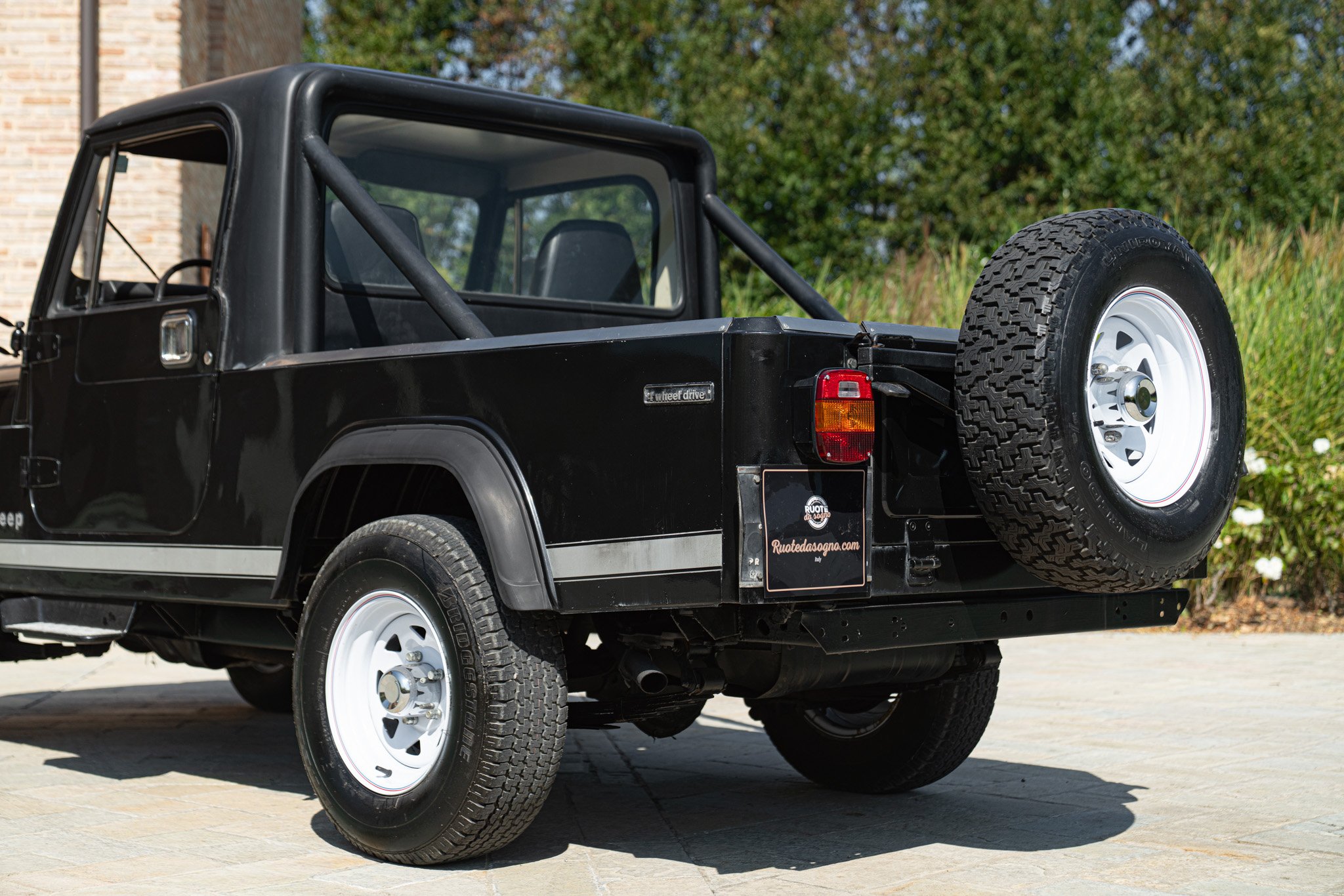 Jeep CJ-8 SCRAMBLER 