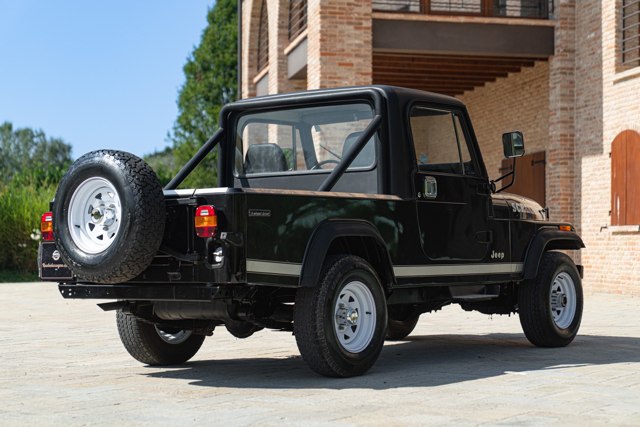 Jeep CJ-8 SCRAMBLER 