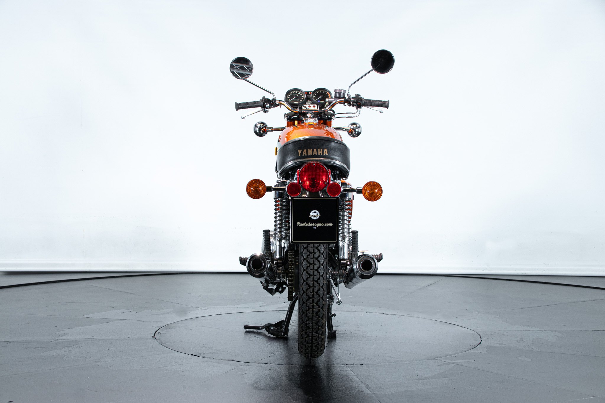 Yamaha TX 750 
